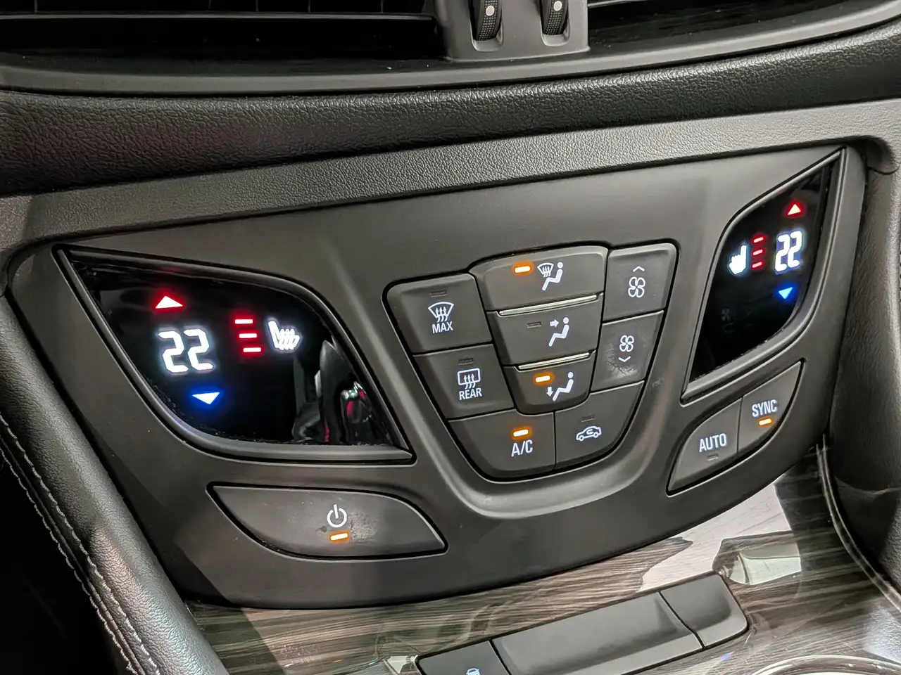 Buick Envision снимка Buick Envision
