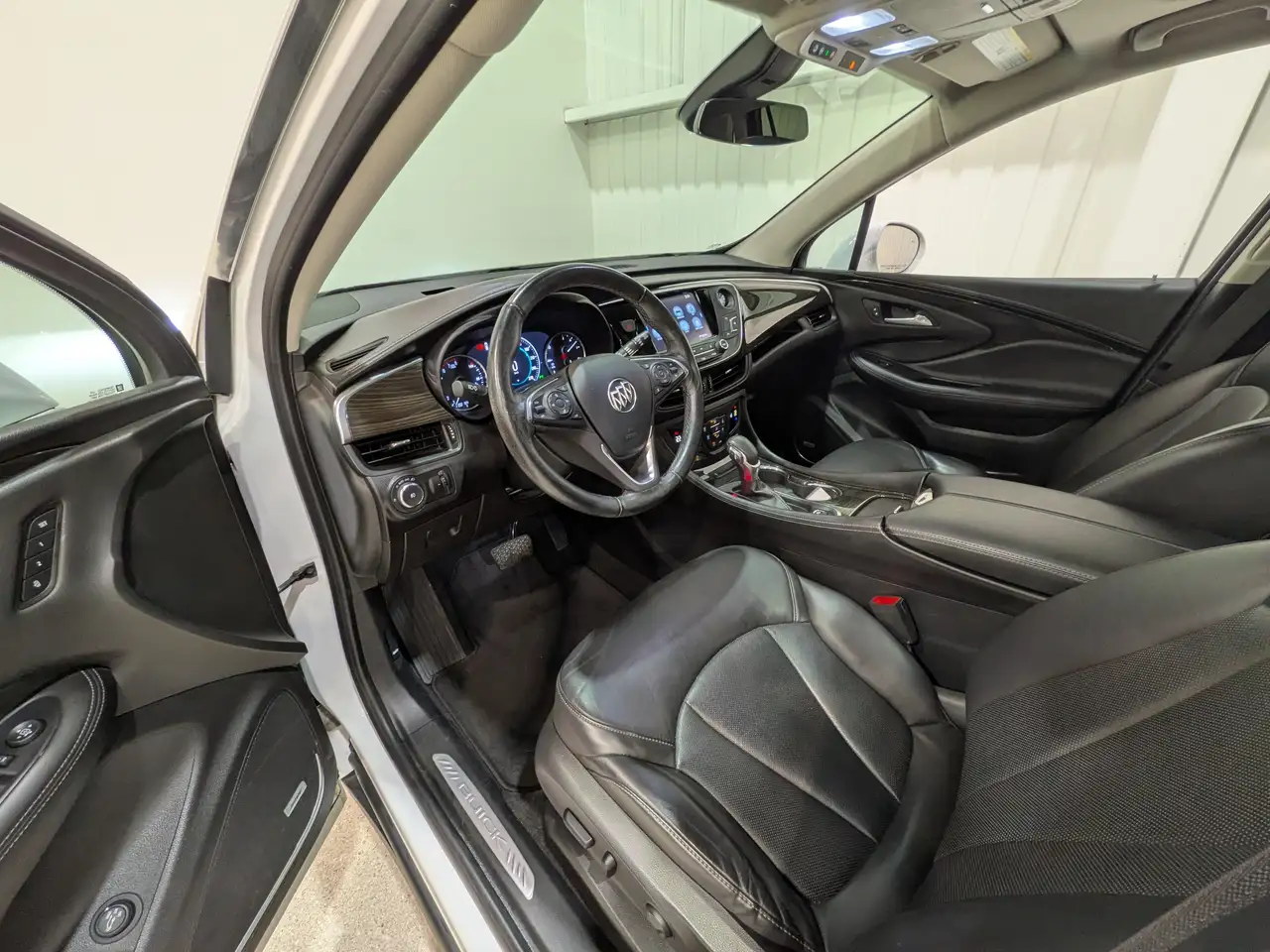 Buick Envision снимка Buick Envision