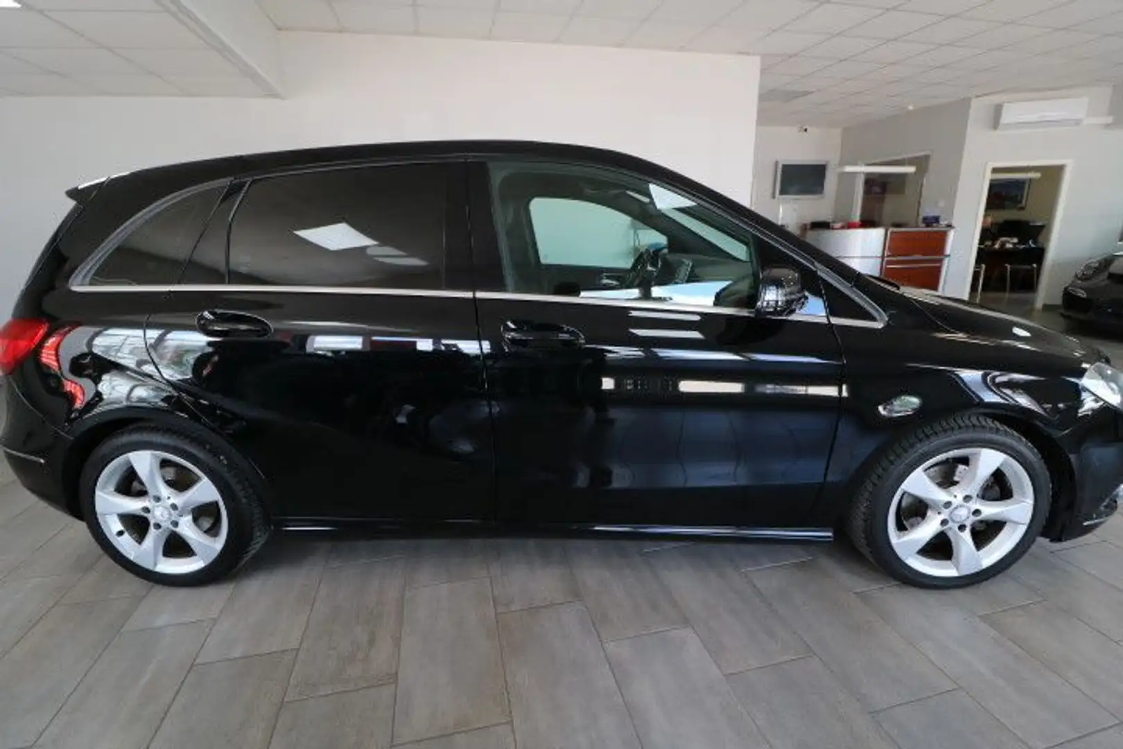 Mercedes-Benz B 180 B -Klasse B 180 Schwarz - 2