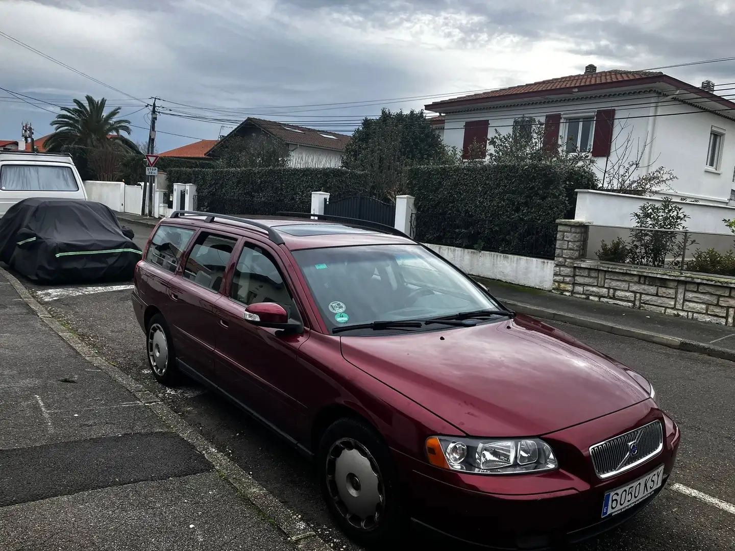 Volvo V70 2.4D Momentum Paars - 1
