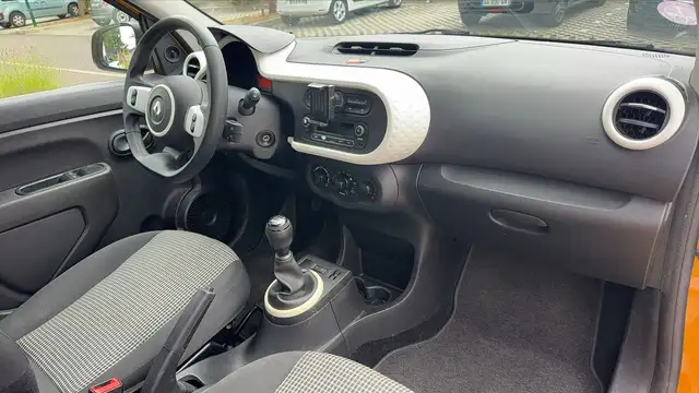 Renault Twingo view 10