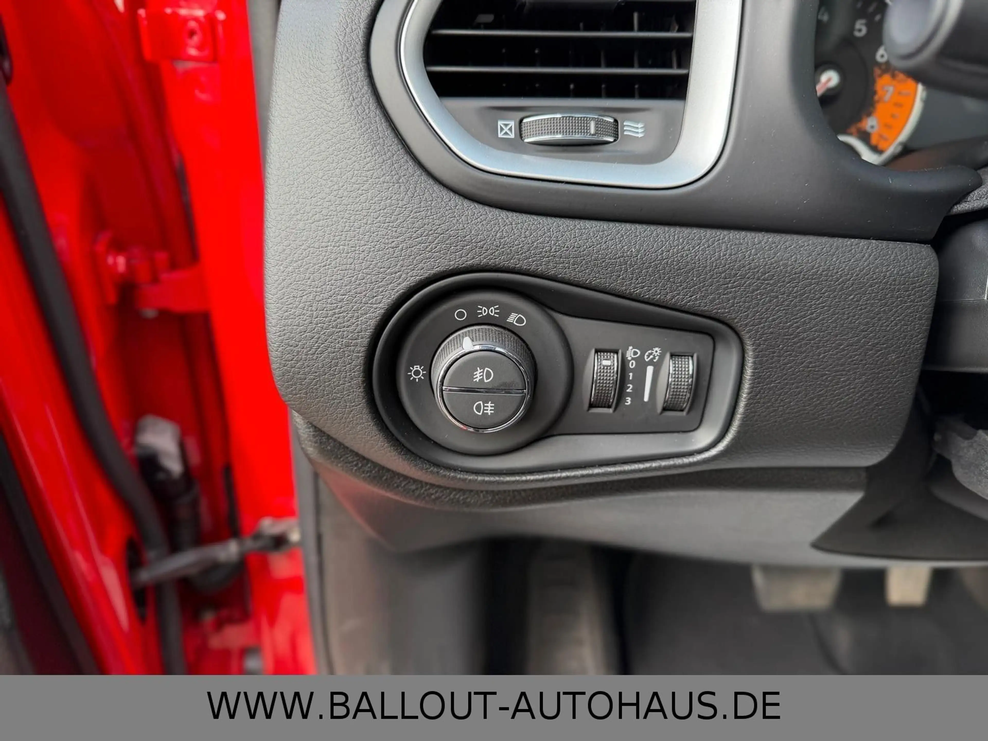 Jeep Renegade Limited 4WD*1.HAND*NAVI*TEMPO*SPUR*PANO — photo 12