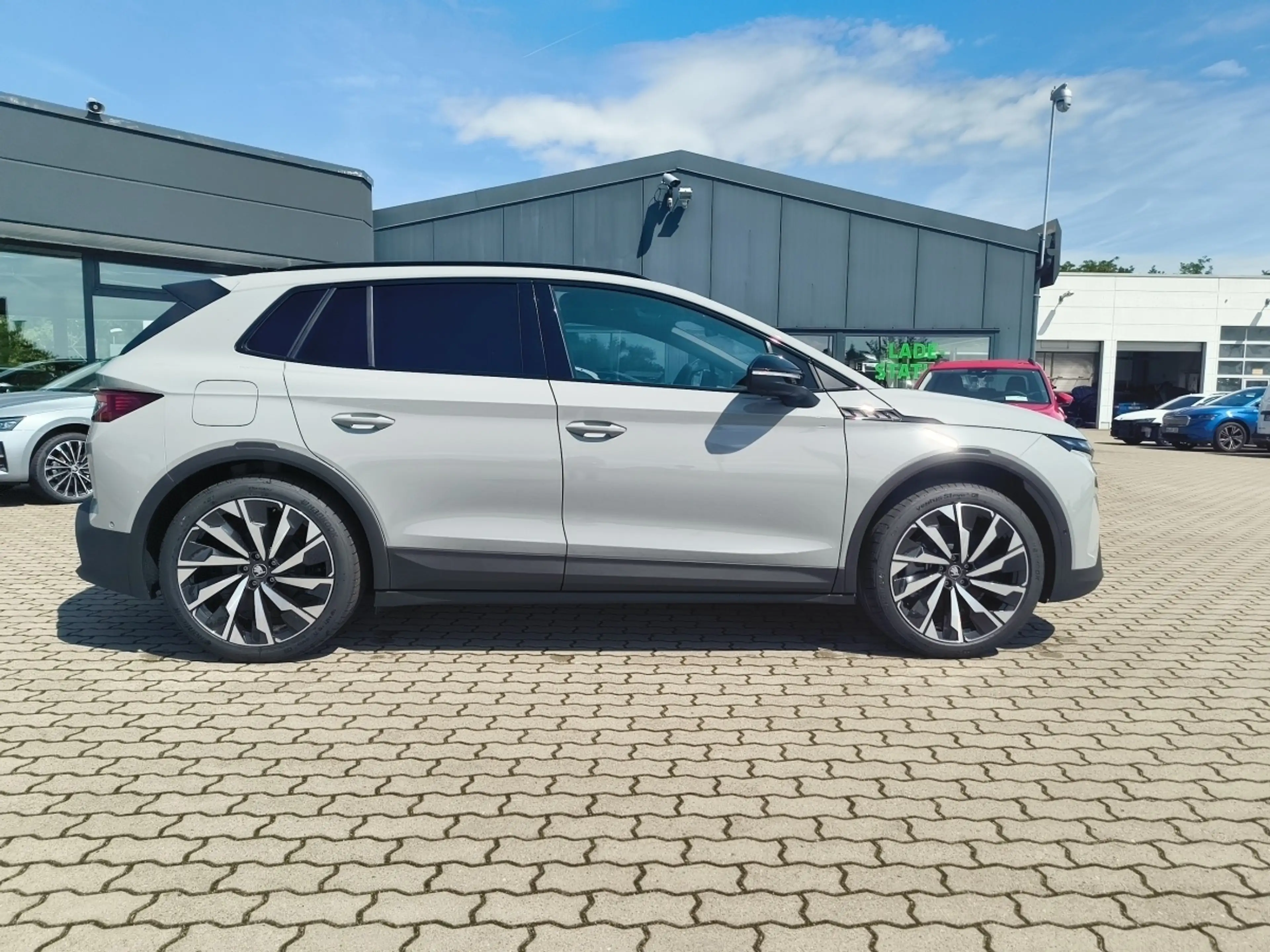 Skoda Elroq 85 Sportline Matrix Navi AHK Klimaautomatik — photo 7