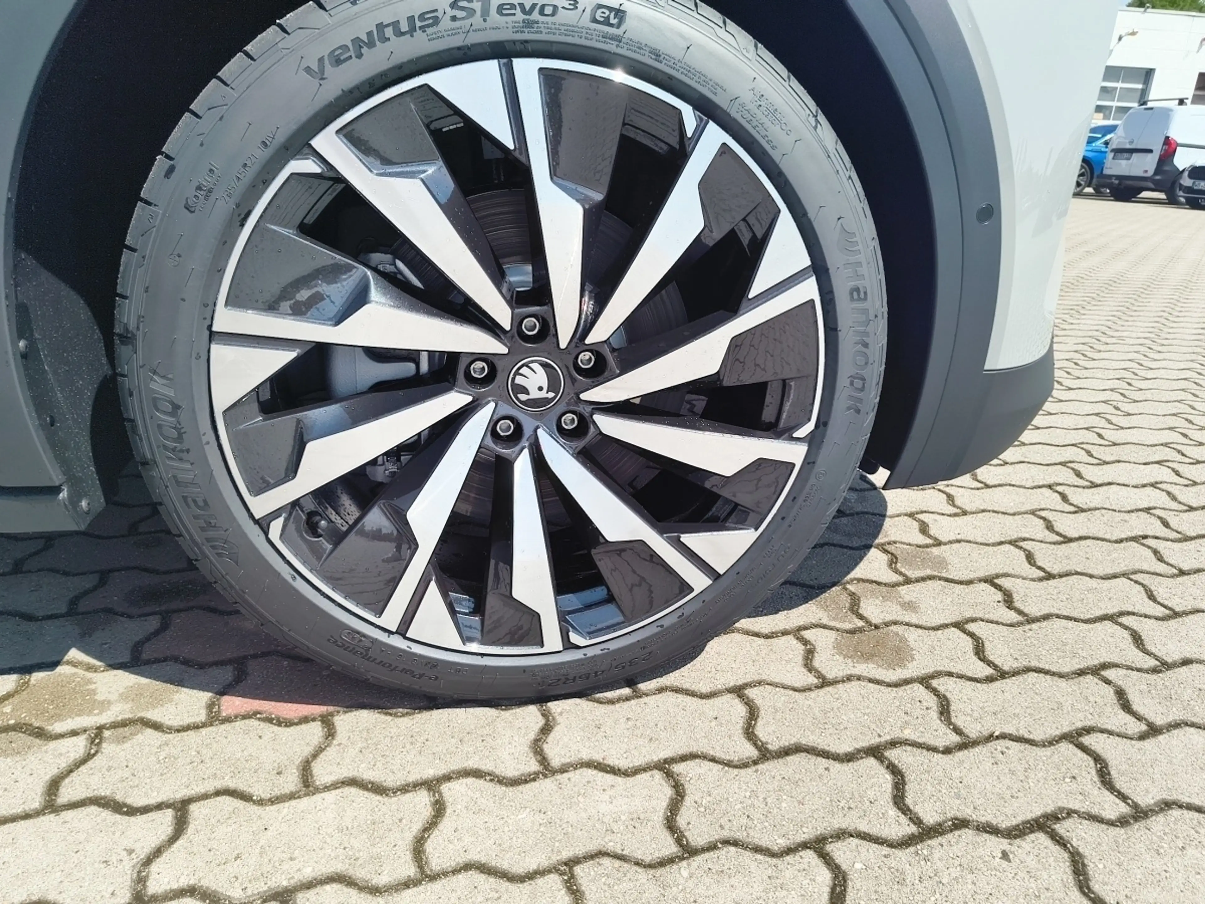 Skoda Elroq 85 Sportline Matrix Navi AHK Klimaautomatik — photo 15