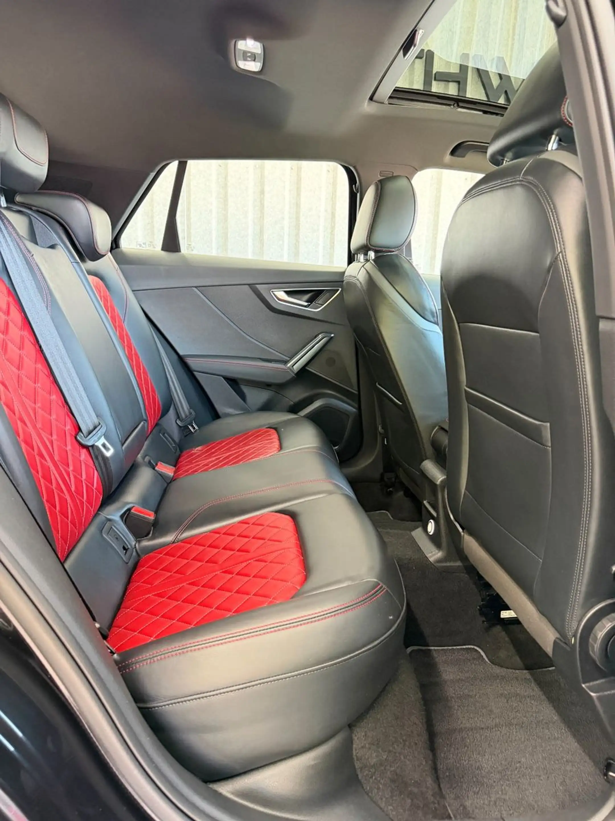 Audi SQ2 2.0 TFSI quattro Pano VirtCock HuD B&O ACC Kamera S-Sitze — photo 14