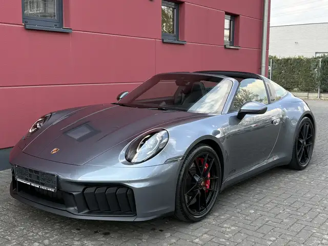 Porsche 992 TARGA 4 GTS T HYBRID PDK 541PS LEDER CHRONO 1 HAND