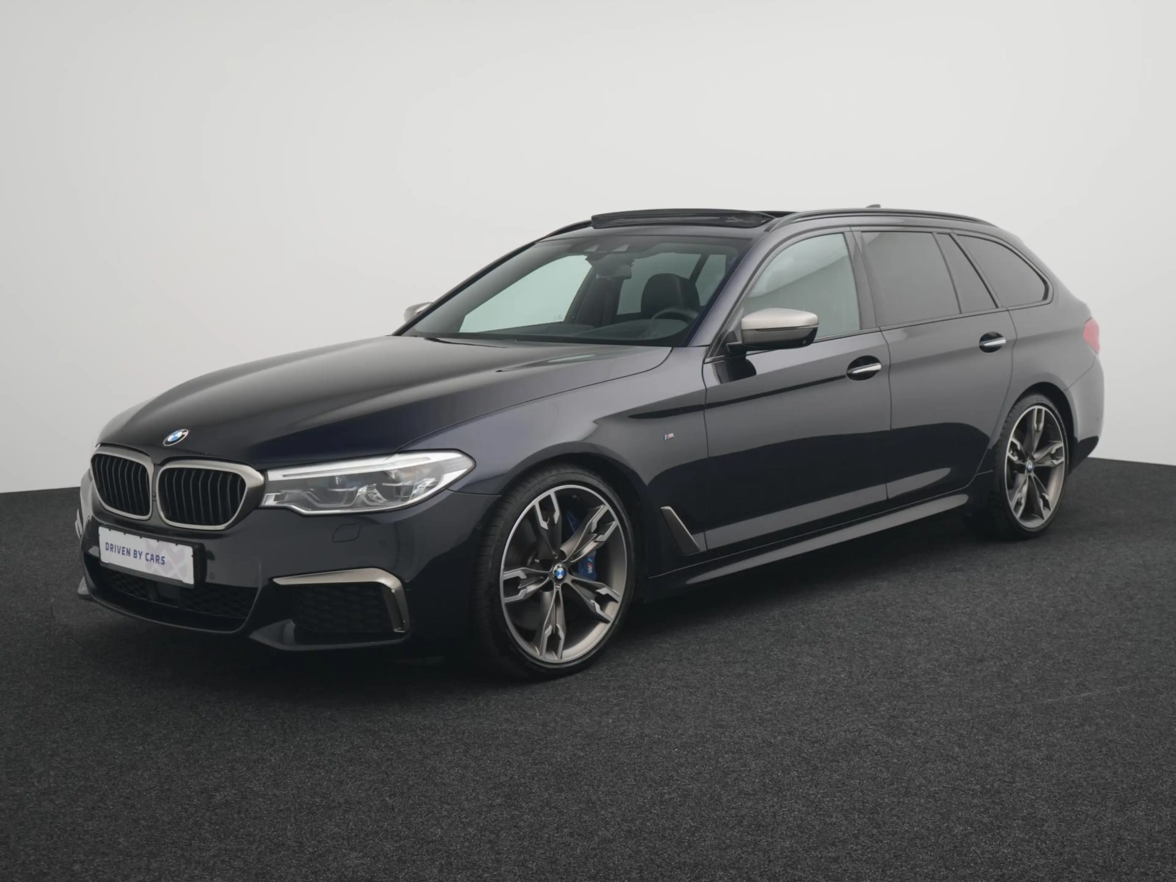 BMW 550 d xDrive,NACHT,PANO,B&W,360°,SITZLÜFT,HUD — photo 2