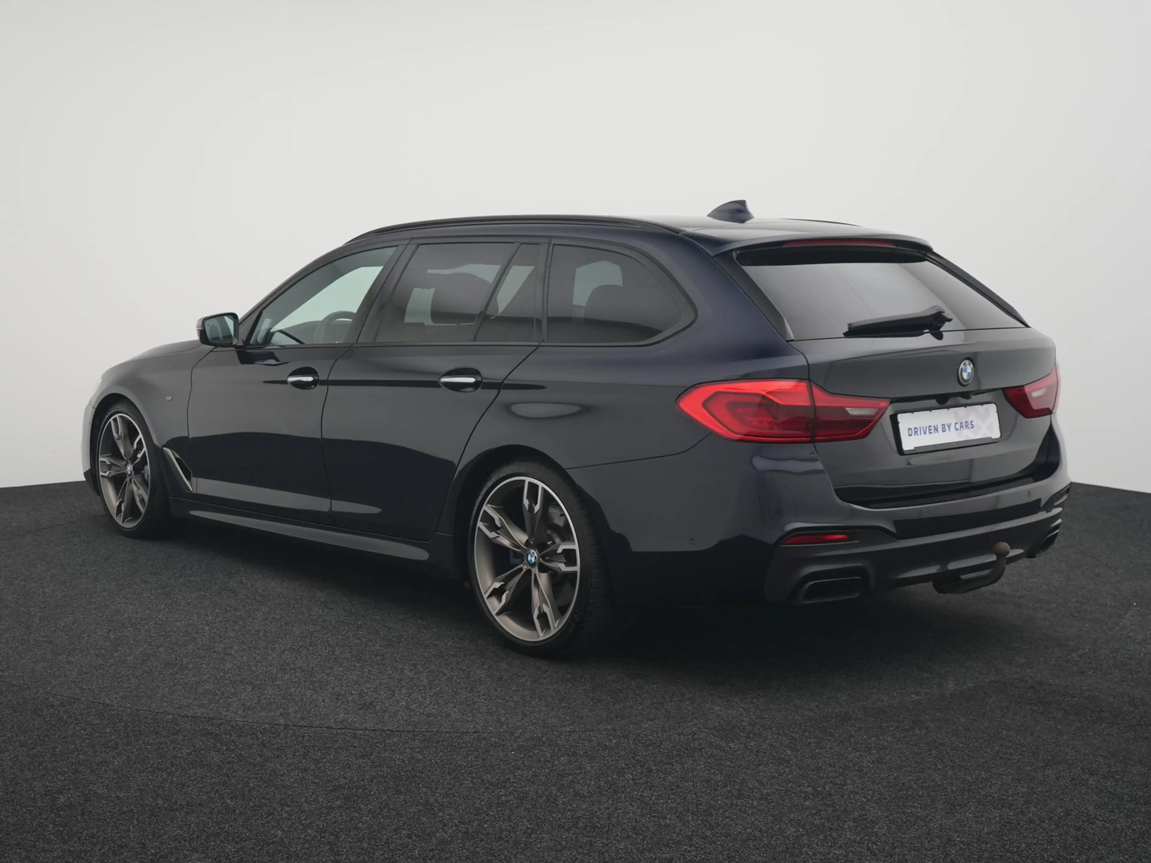 BMW 550 d xDrive,NACHT,PANO,B&W,360°,SITZLÜFT,HUD — photo 3