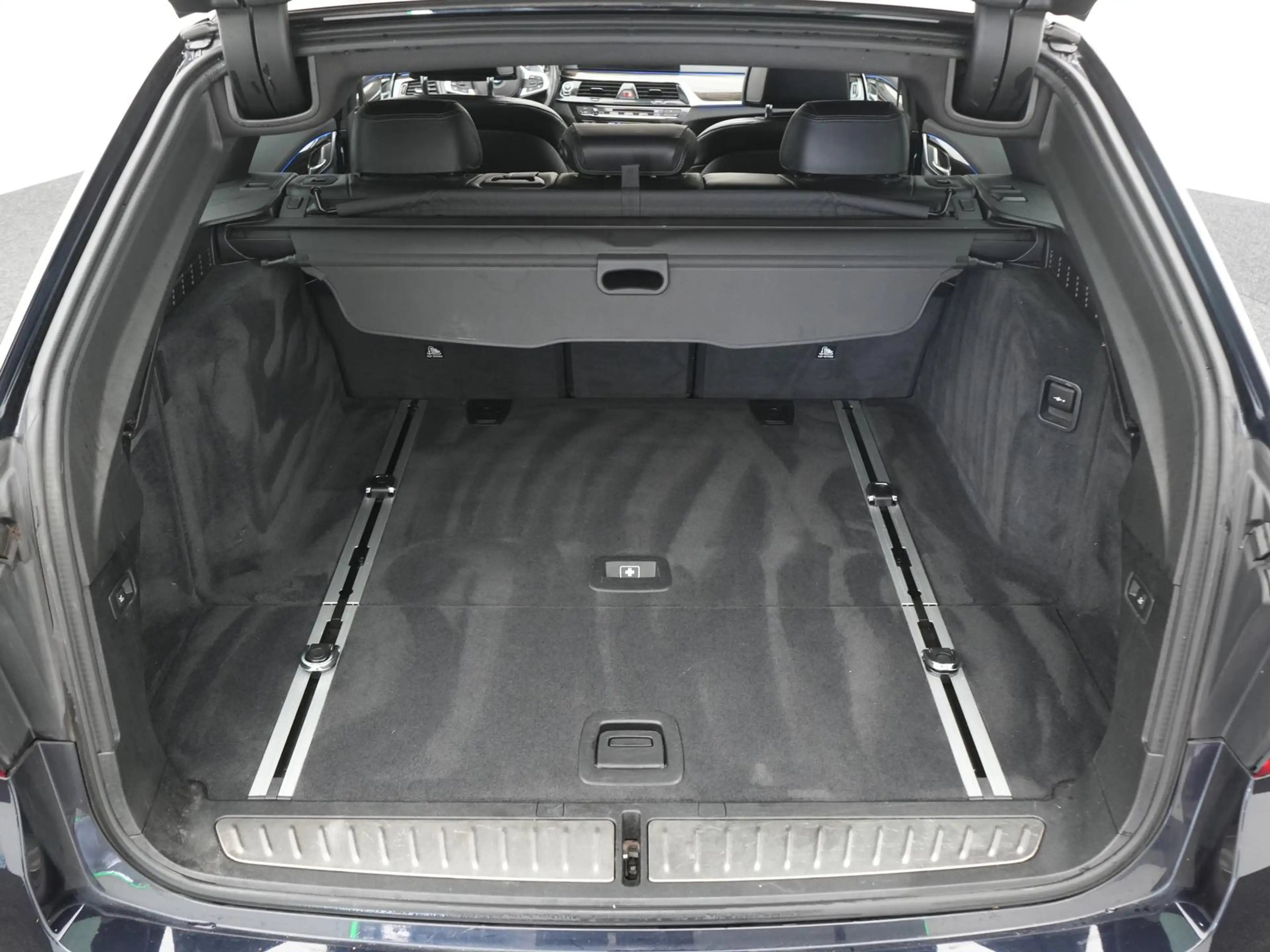 BMW 550 d xDrive,NACHT,PANO,B&W,360°,SITZLÜFT,HUD — photo 8