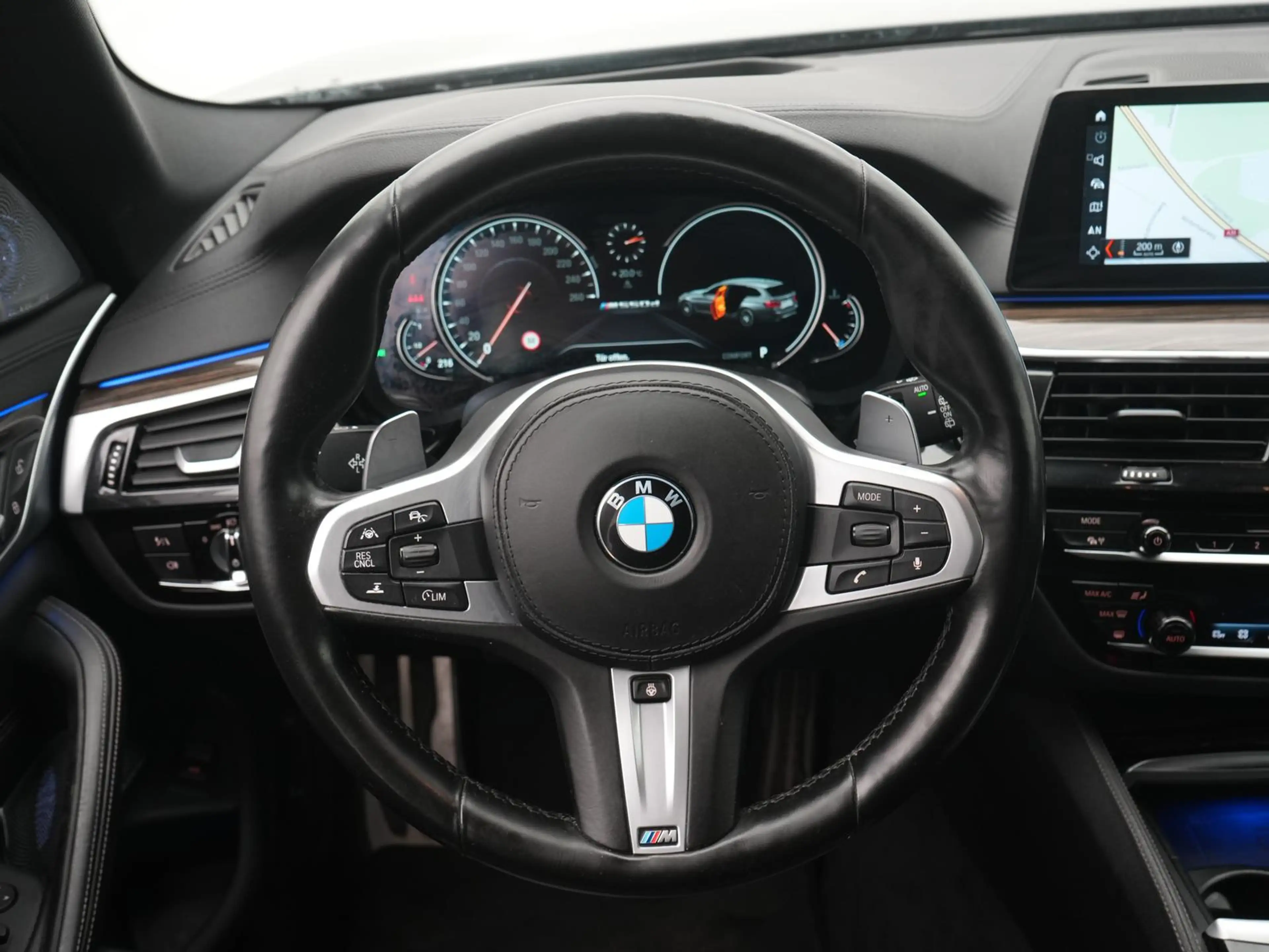 BMW 550 d xDrive,NACHT,PANO,B&W,360°,SITZLÜFT,HUD — photo 10