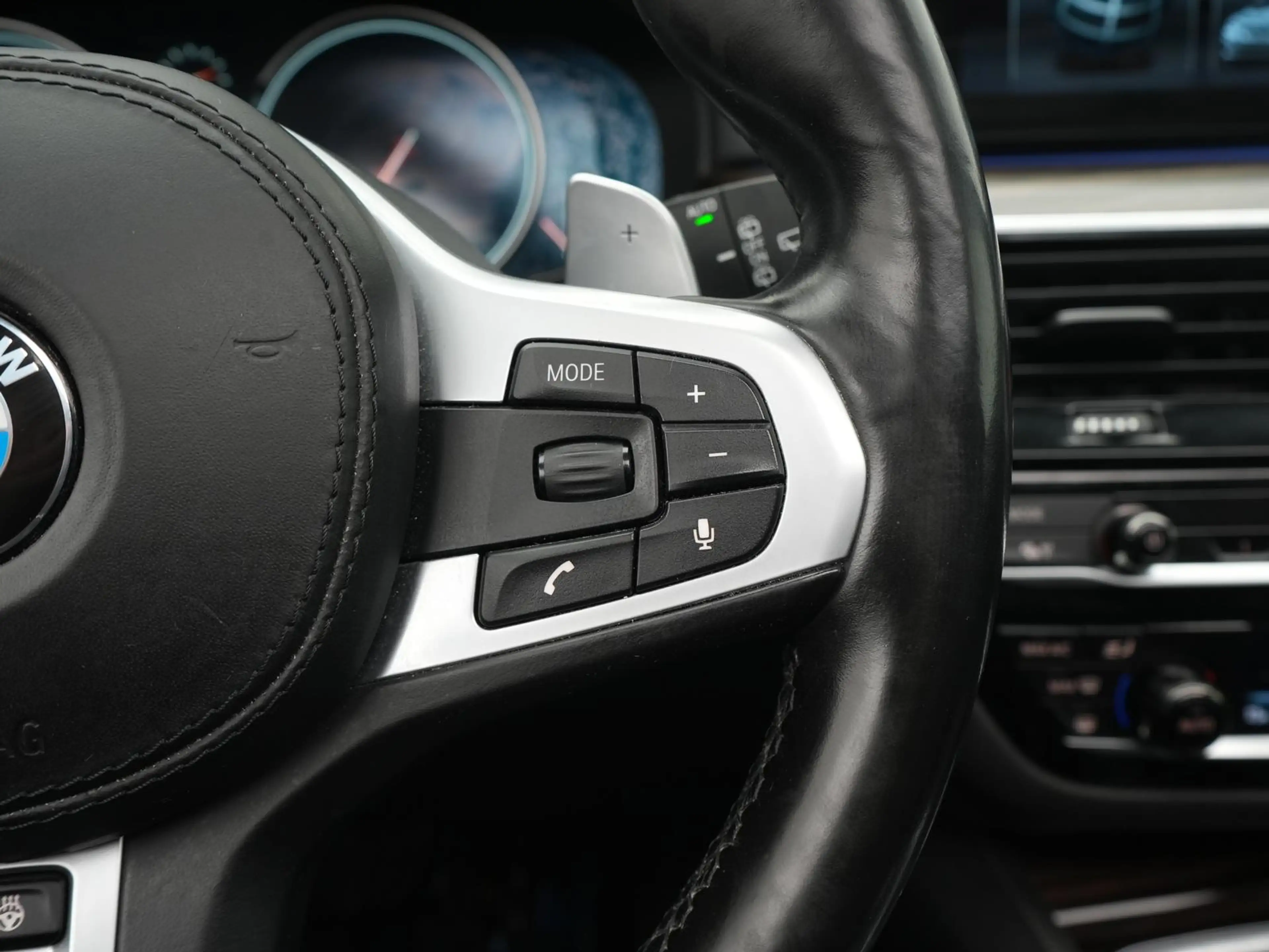 BMW 550 d xDrive,NACHT,PANO,B&W,360°,SITZLÜFT,HUD — photo 12