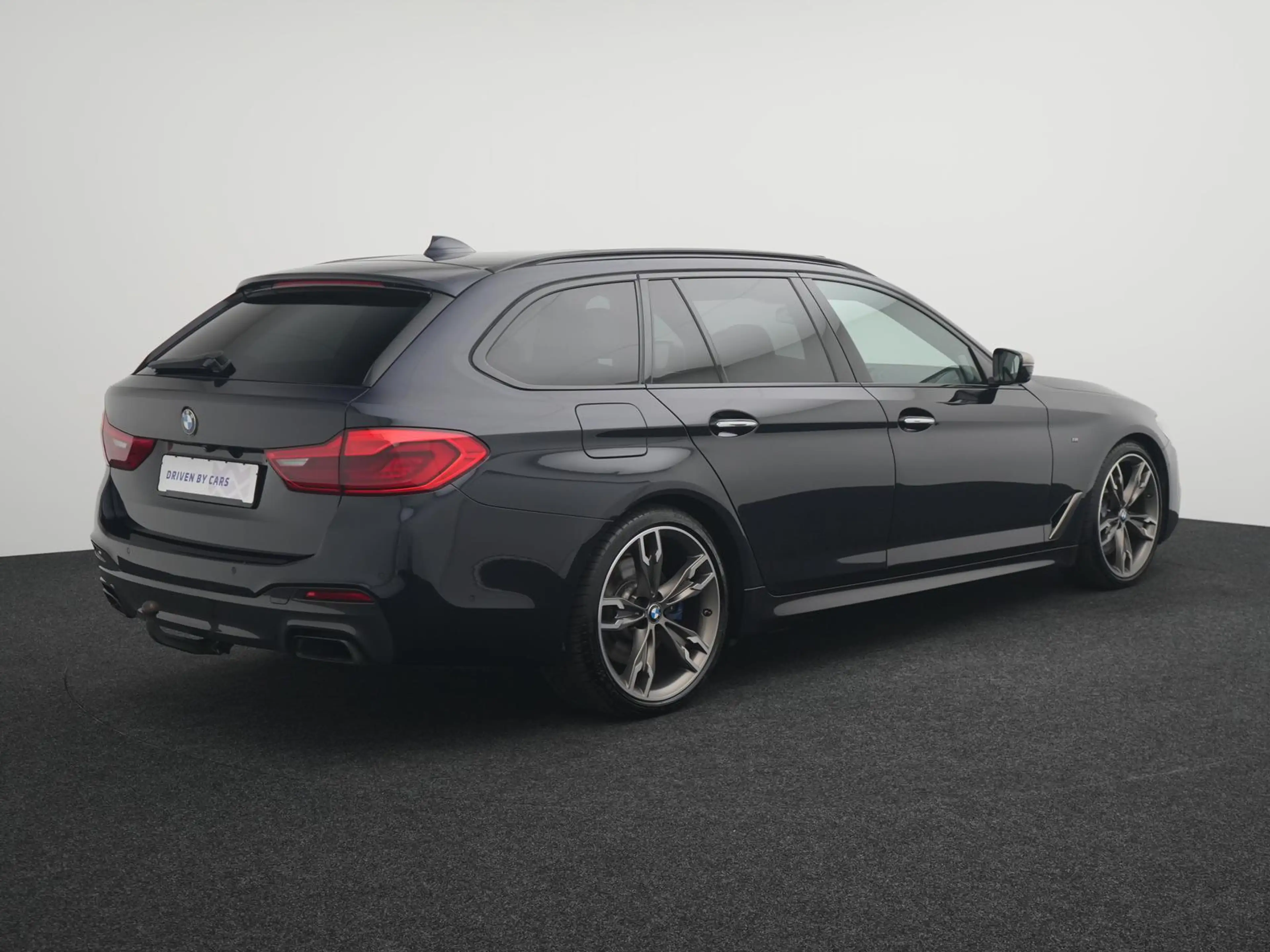 BMW 550 d xDrive,NACHT,PANO,B&W,360°,SITZLÜFT,HUD — photo 4