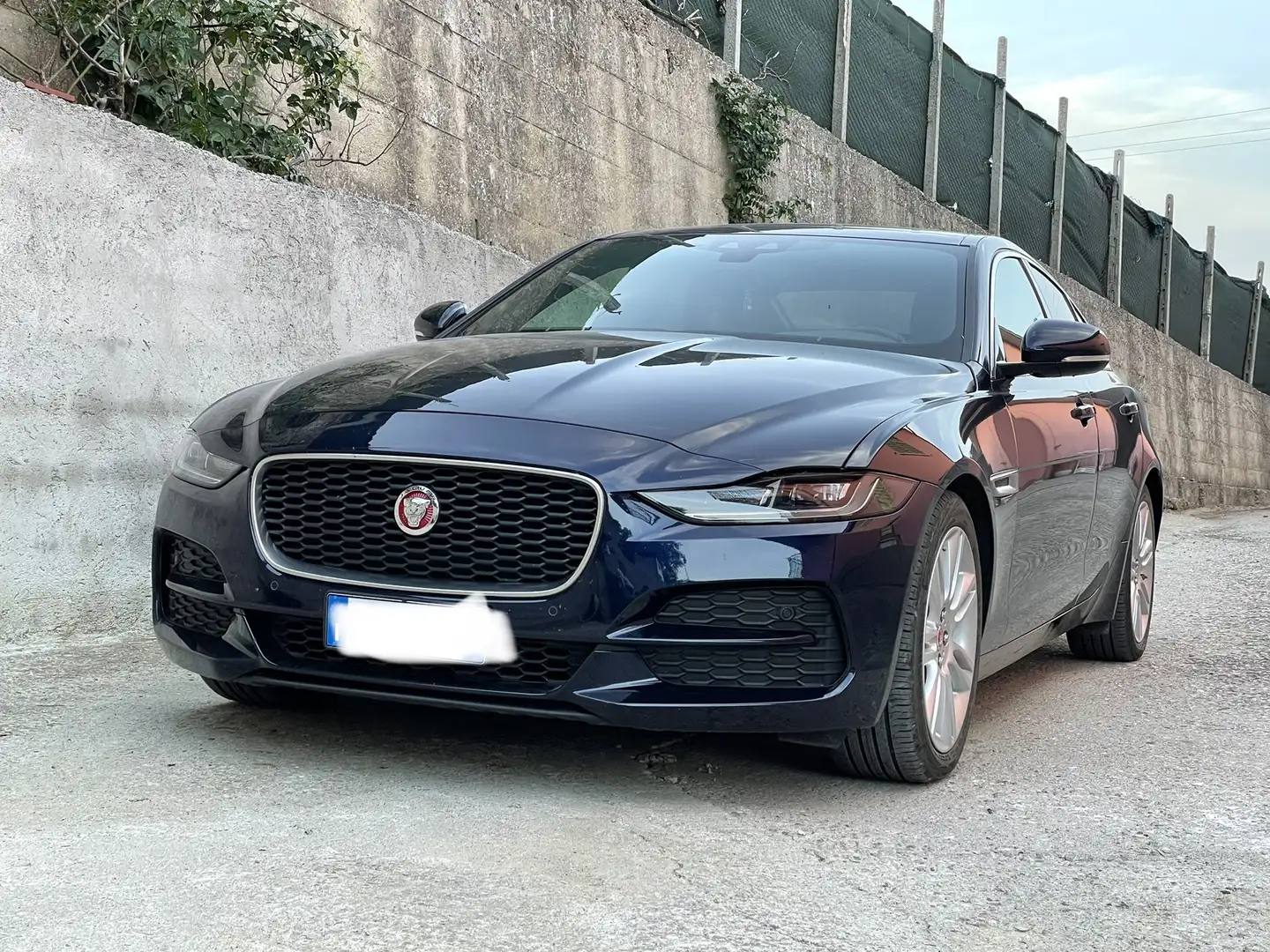 Jaguar XE 2.0d i4 SE 180cv auto - 1