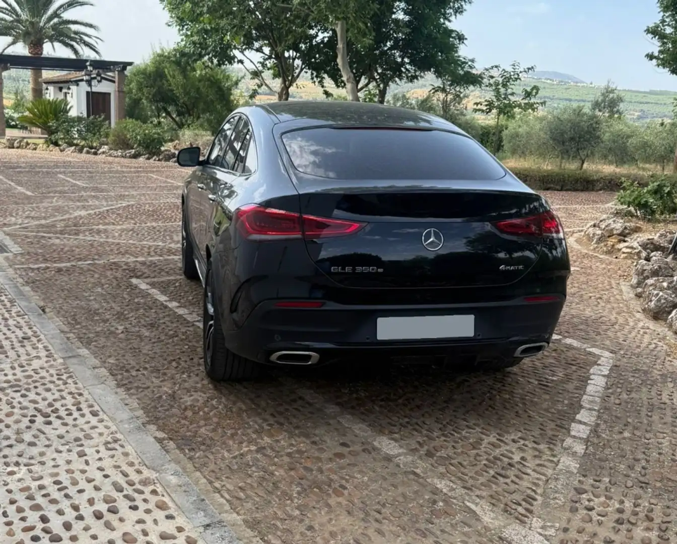 Mercedes-Benz GLE 350 Coupé 350e 4Matic Aut. Zwart - 2