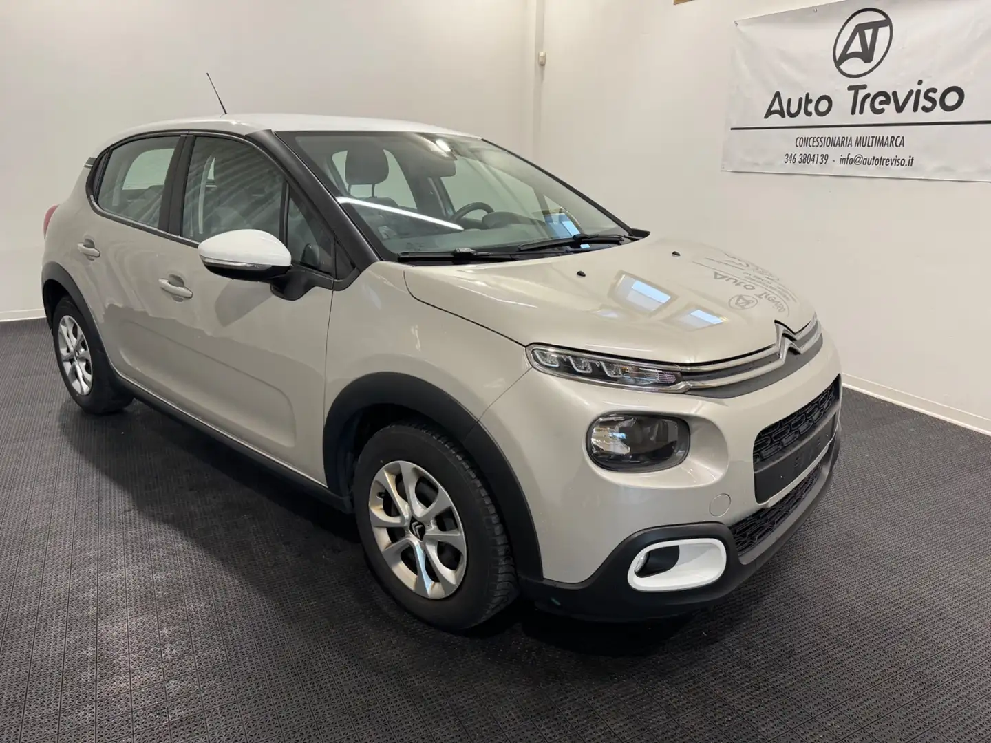 Citroen C3 PureTech 110 S&S Feel Pack Grau - 1