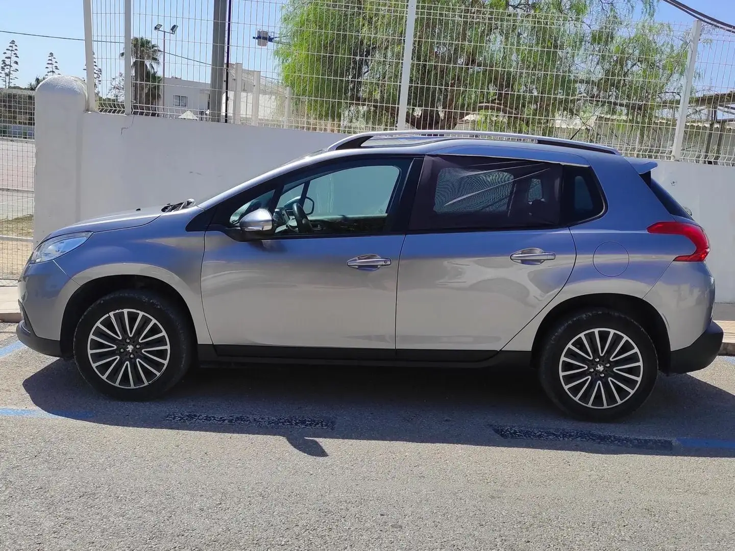 Peugeot 2008 2008 1.2 PureTech Access 82 Access Gris - 2