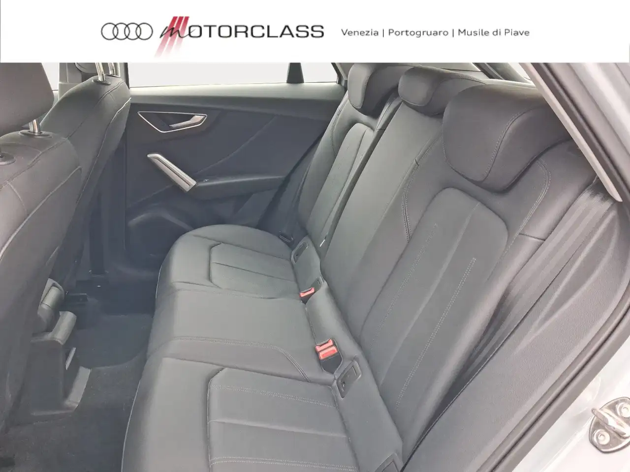 Audi Q2 30 1.0 tfsi admired 11