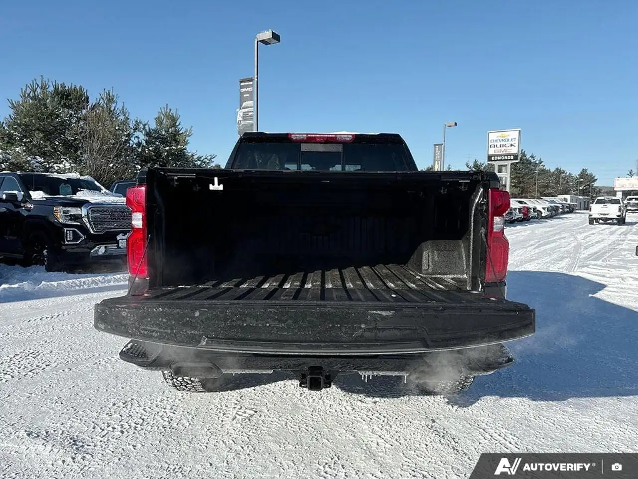 Chevrolet Silverado 1500 снимка Chevrolet Silverado 1500