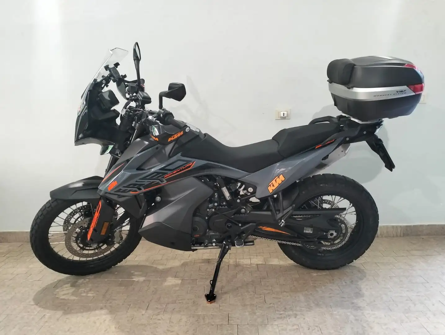 KTM 890 Adventure Gris - 2