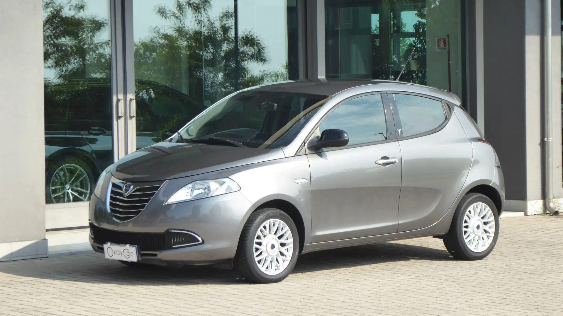 Lancia Ypsilon 1.2 69 CV 5 porte Gold Gris - 1