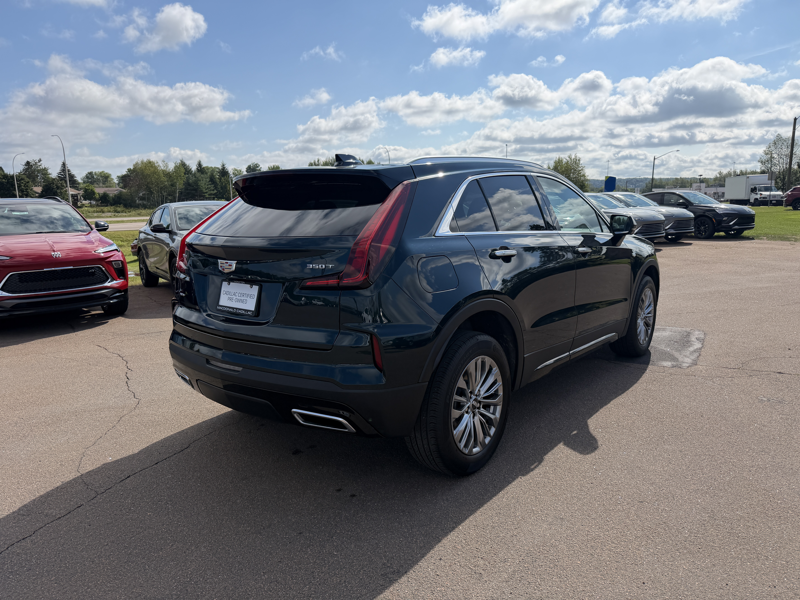 2025 Cadillac XT4 Premium Luxury  - Certified - $319 B/W — photo 1