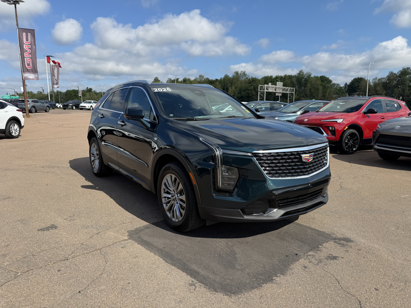 2025 Cadillac XT4 Premium Luxury  - Certified - $319 B/W — photo 1