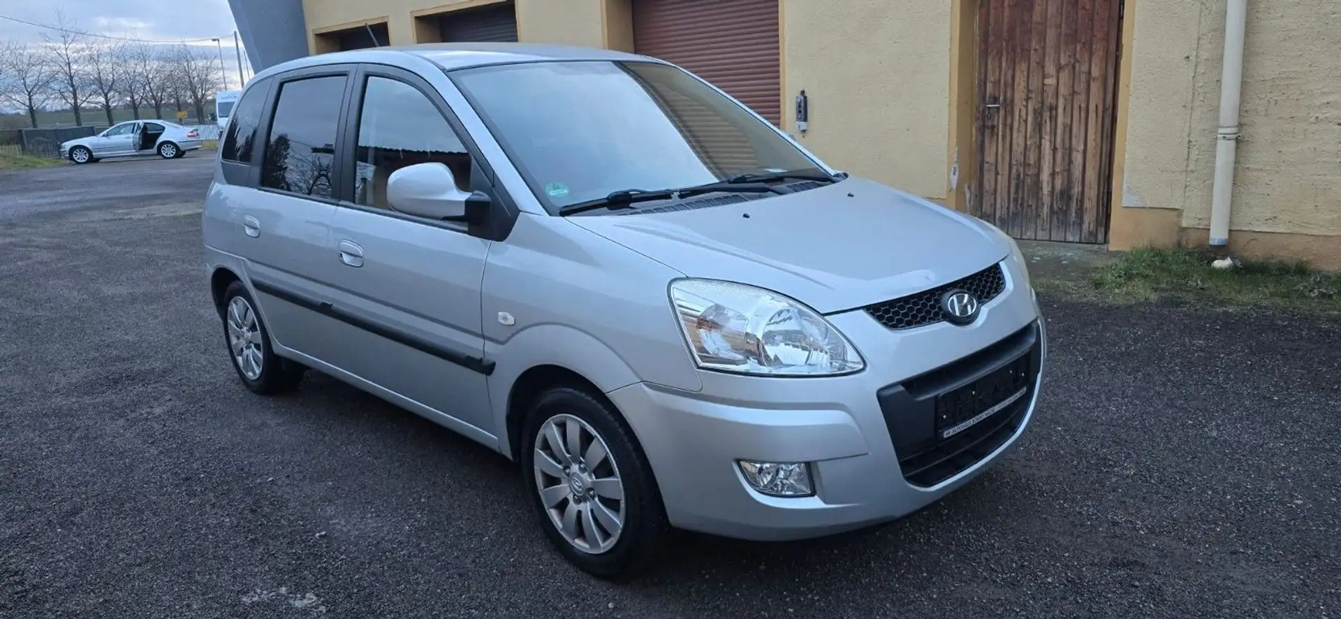 Hyundai Matrix Comfort 1.6 Серебристый - 1