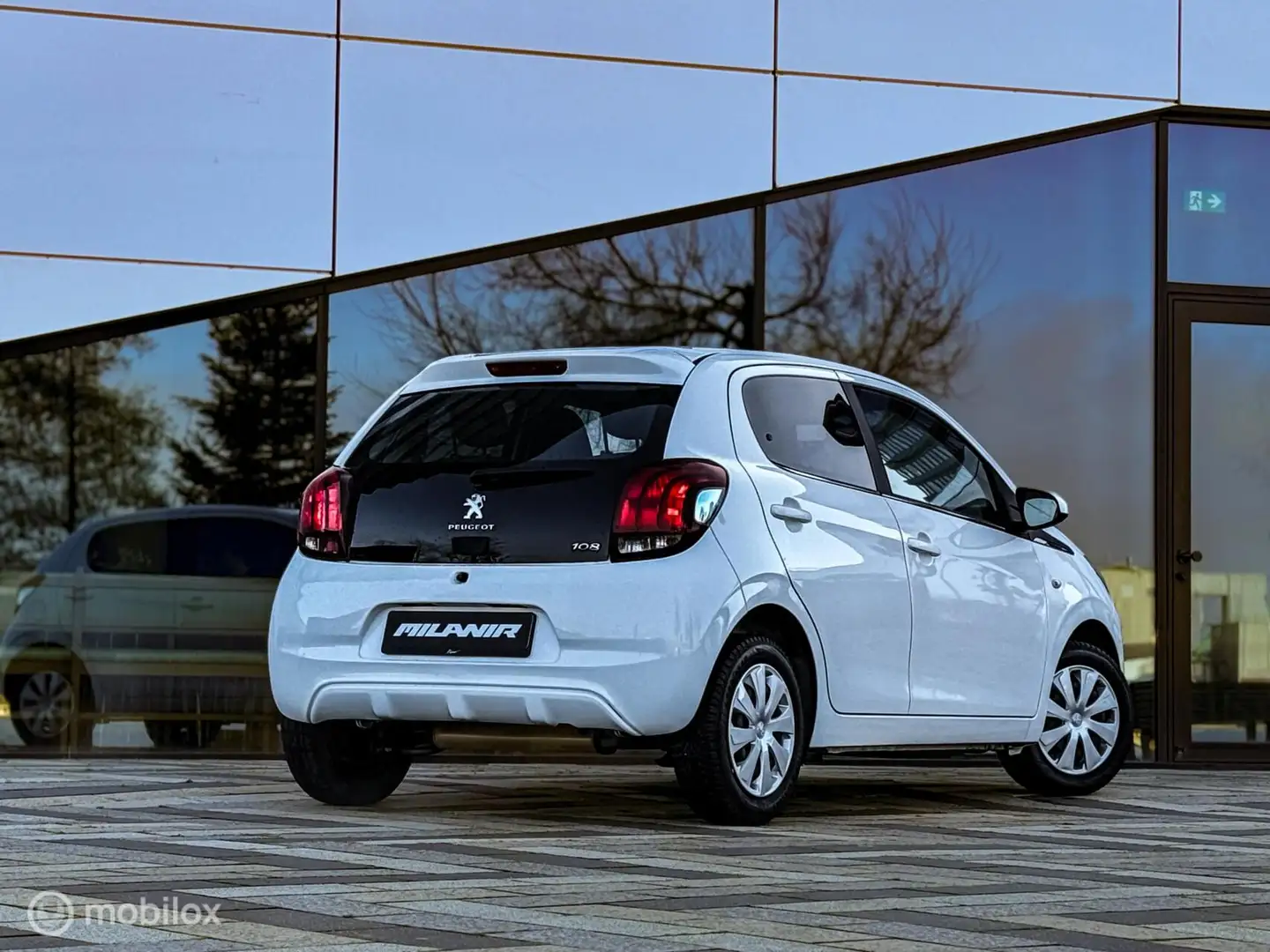 Peugeot 108 1.0 e-VTi Active | Airco | Elektrische spiegels Weiß - 2