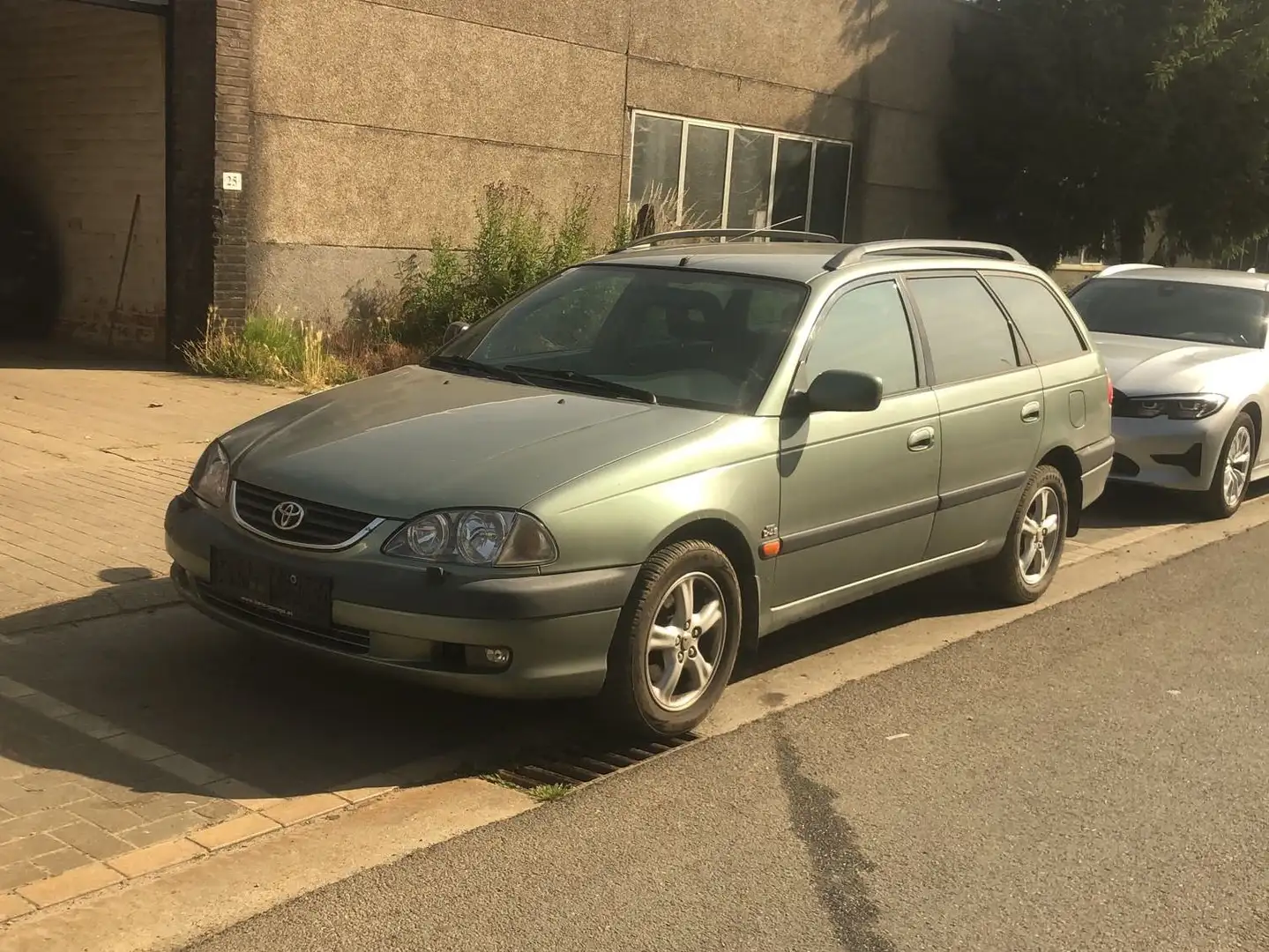 Toyota Avensis 2.0 Turbo D4D Linea Sol Verde - 1