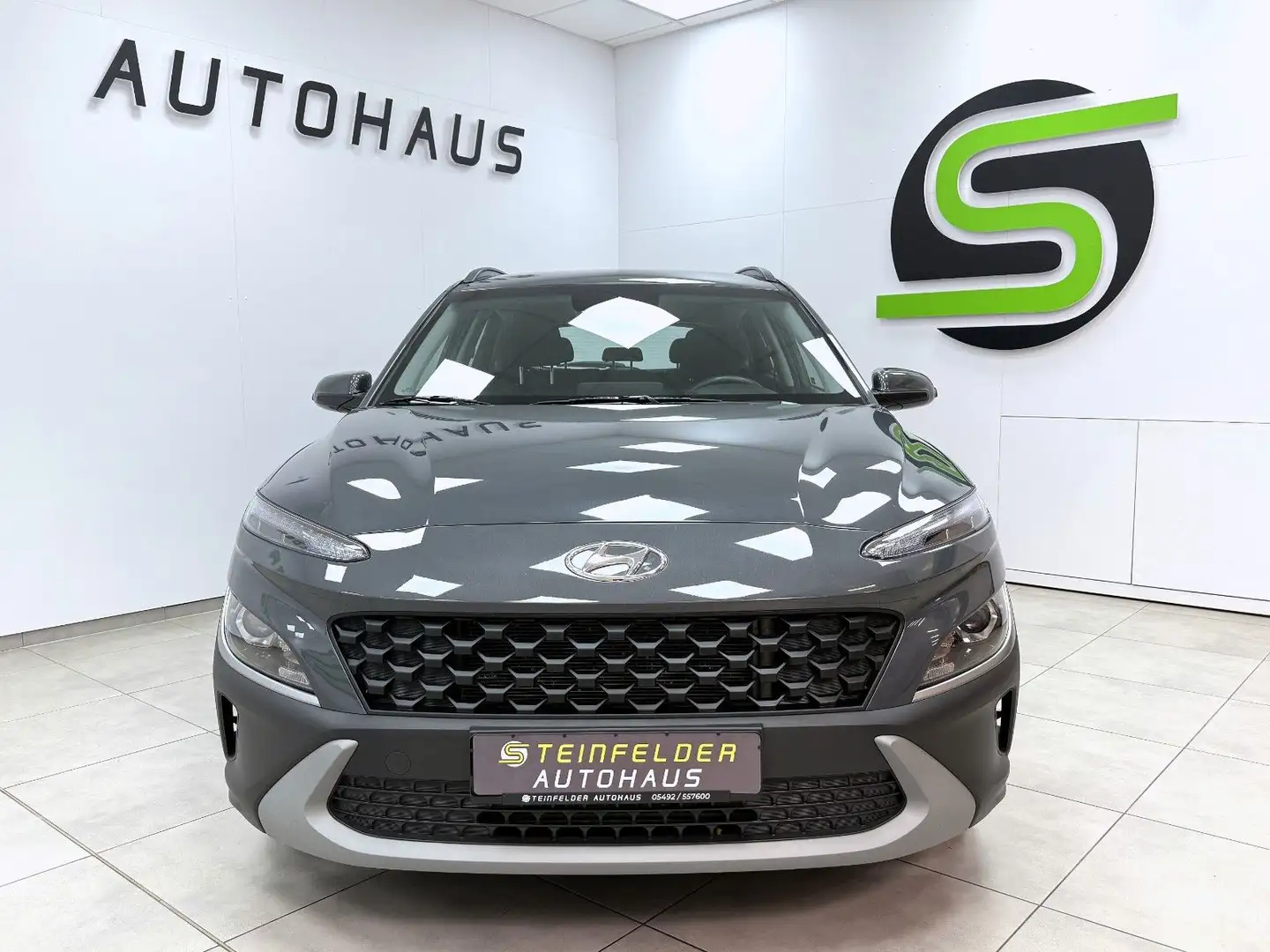 Hyundai KONA 1.0 T-GDI Select Mild-Hybrid 2WD / SHZ/RKAM Grau - 2