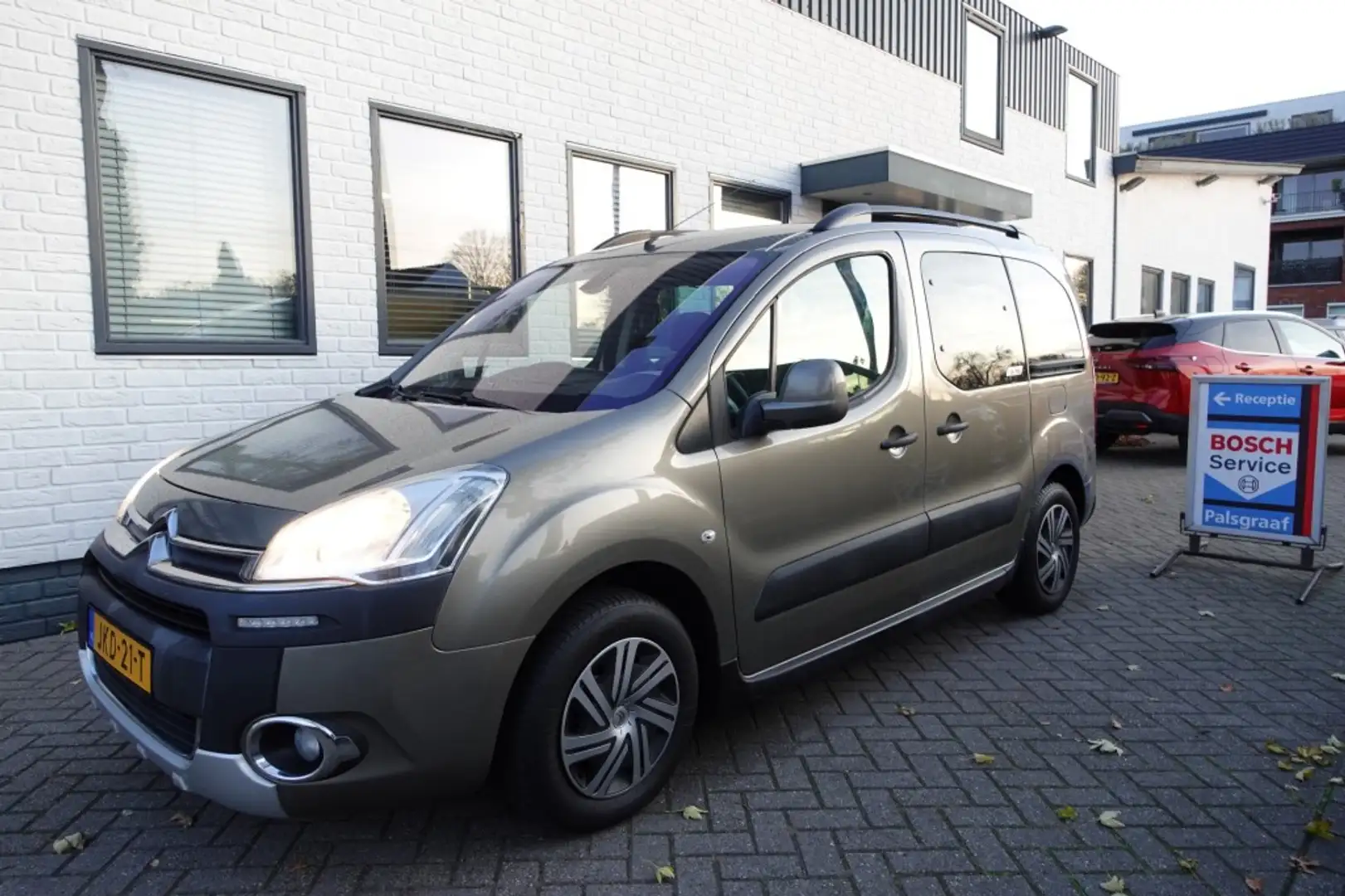 Citroen Berlingo 1.6 VTI 120 pk XTR Clima StandKachel Marrón - 1