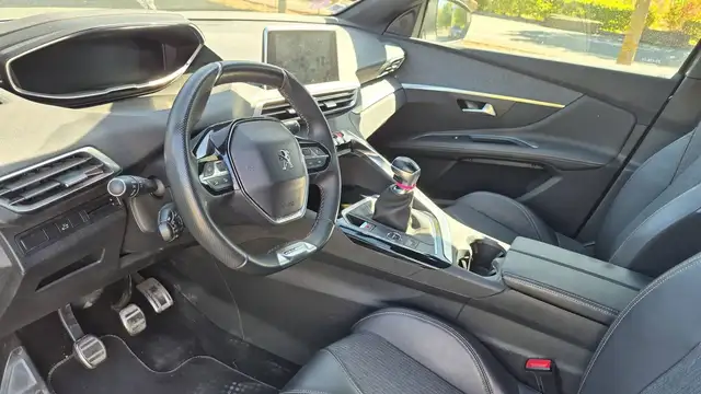 Peugeot 3008 view 8