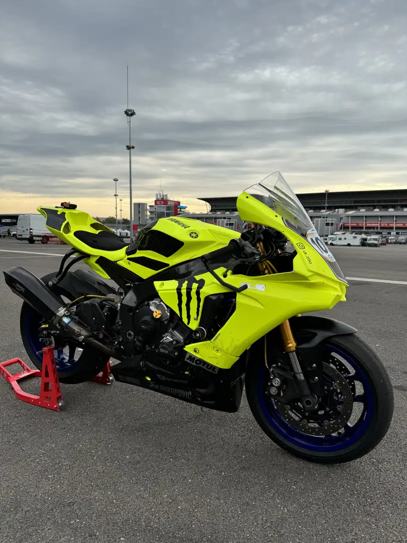Yamaha YZF-R1 - 1