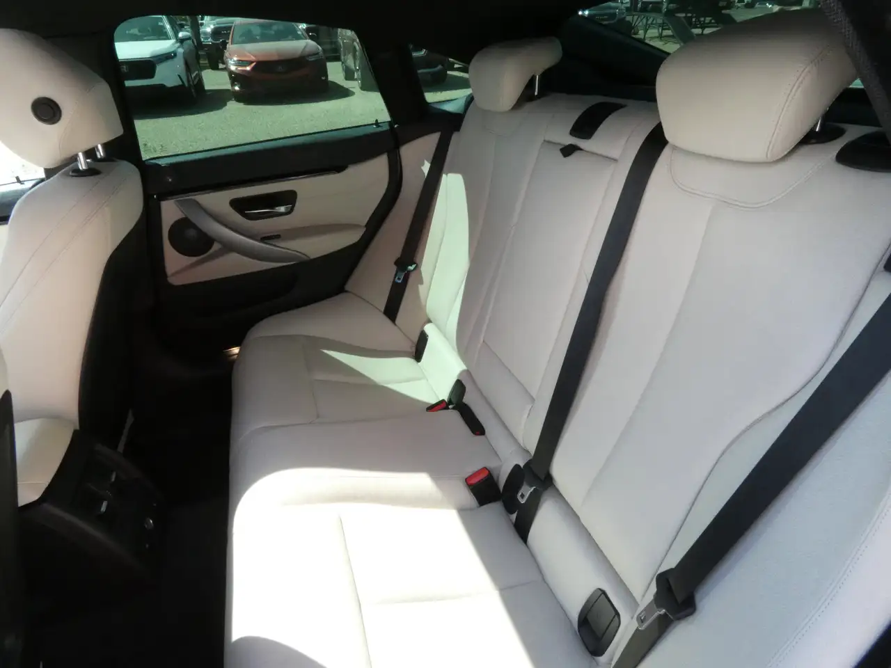BMW 4 Series снимка BMW 4 Series