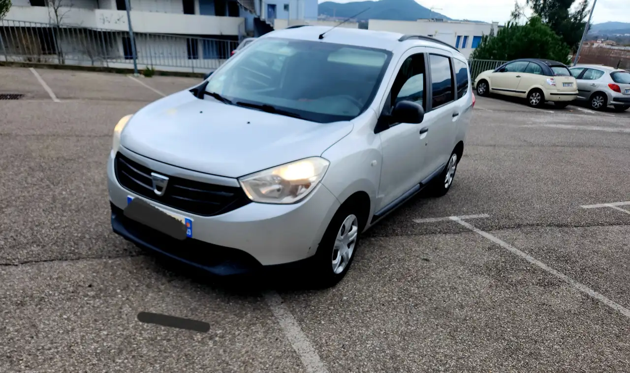 Dacia Lodgy 1.5 dCI 90 FAP 5 places LaurÃ©ate