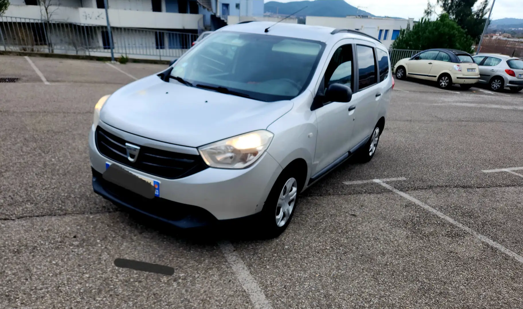 Dacia Lodgy Lodgy 1.5 dCI 90 FAP 5 places Lauréate Gris - 1