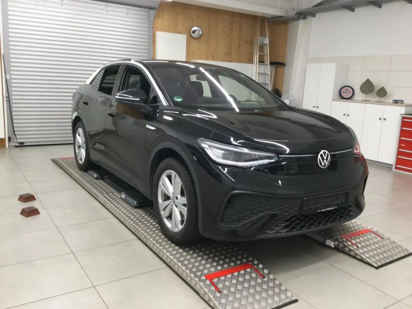 Volkswagen ID.5 Pro Performance 150 kW ACC LED 360 AHZV Noir - 2
