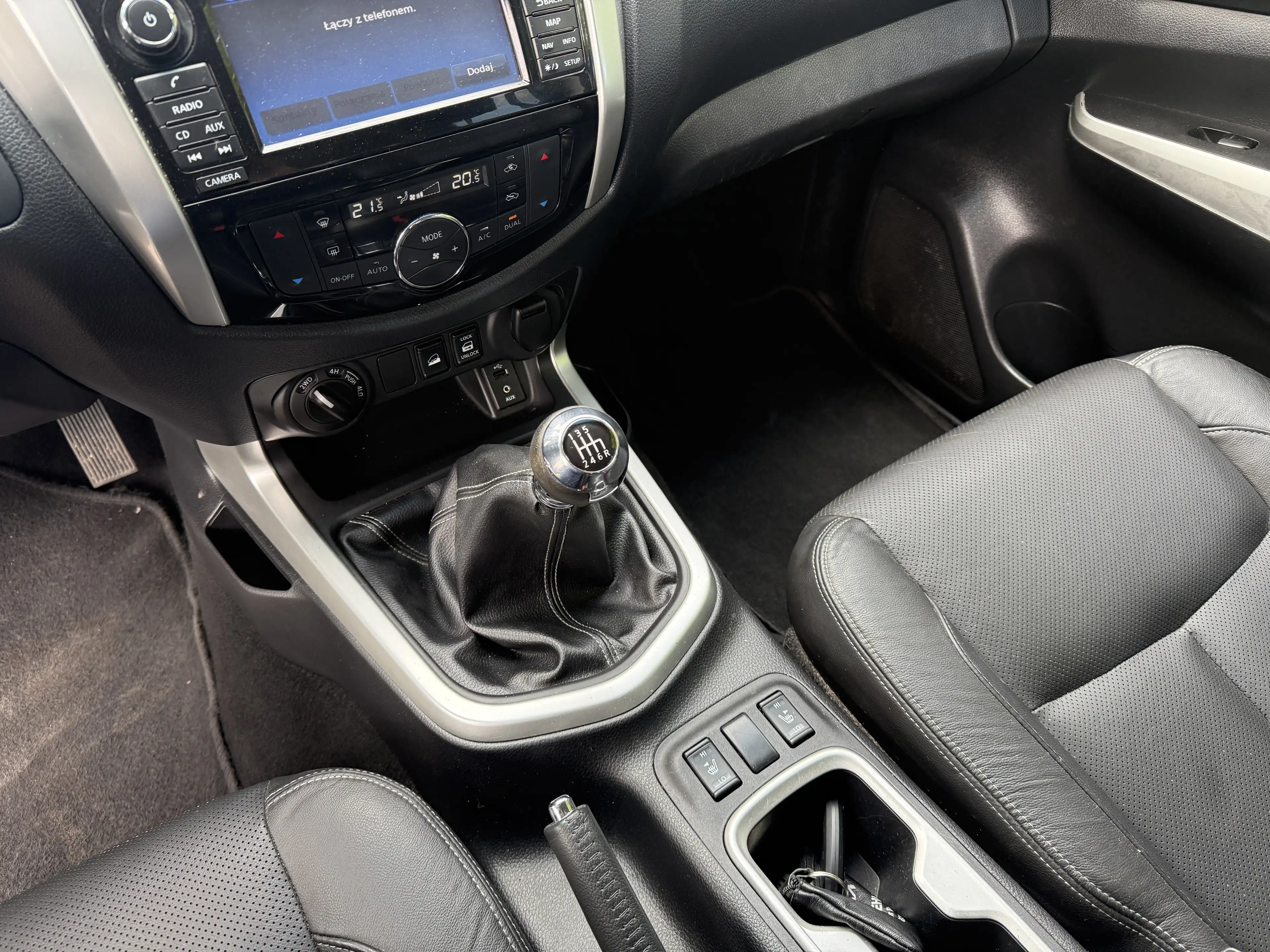 Nissan NP300 Tekna Double Cab 4x4 — photo 12