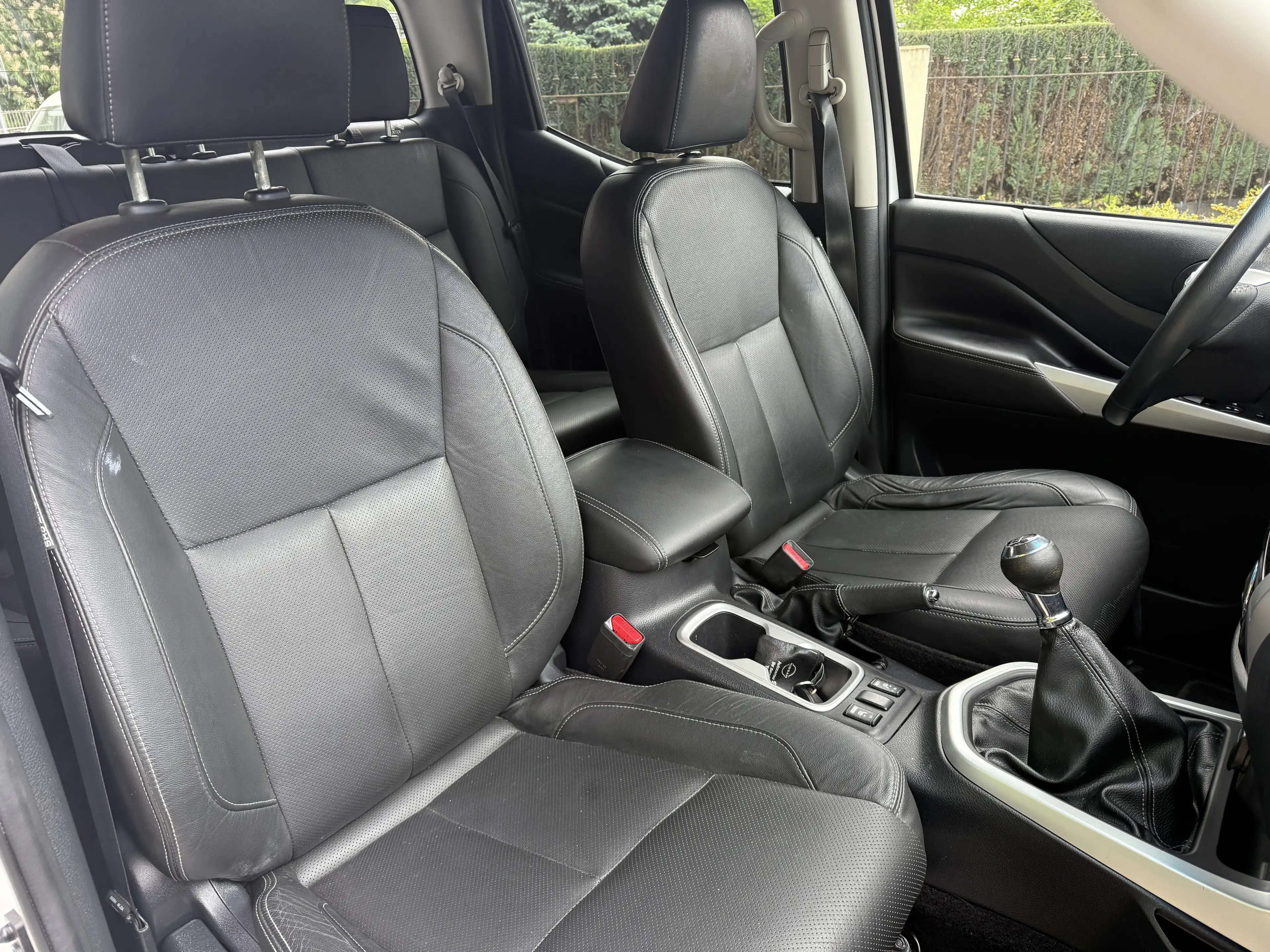 Nissan NP300 Tekna Double Cab 4x4 — photo 6