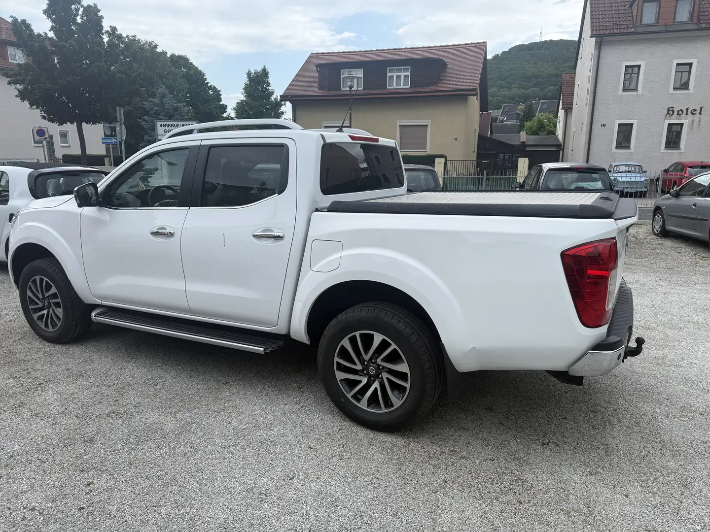 Nissan NP300 Tekna Double Cab 4x4 Alb - 2