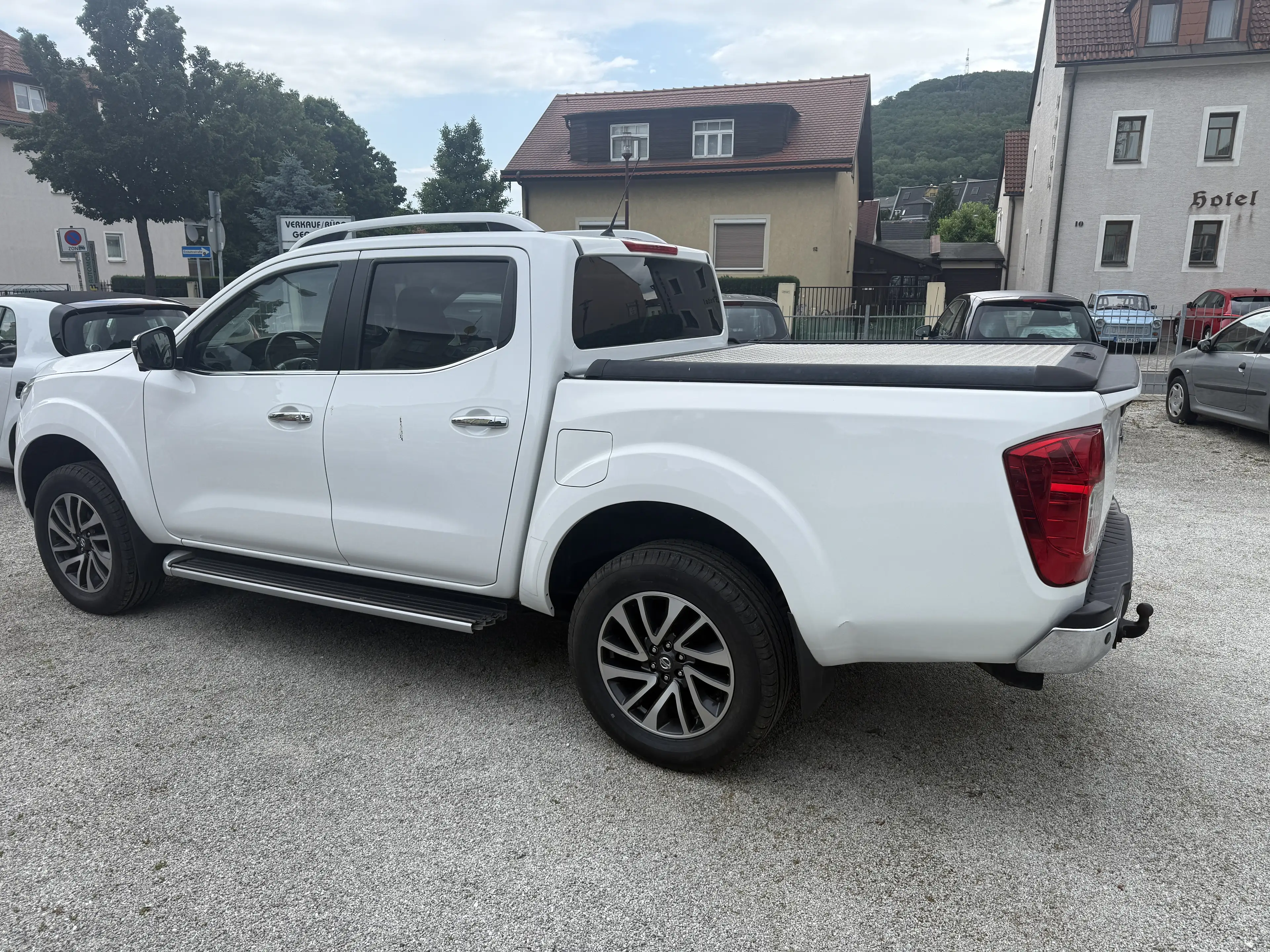 Nissan NP300 Tekna Double Cab 4x4 — photo 2