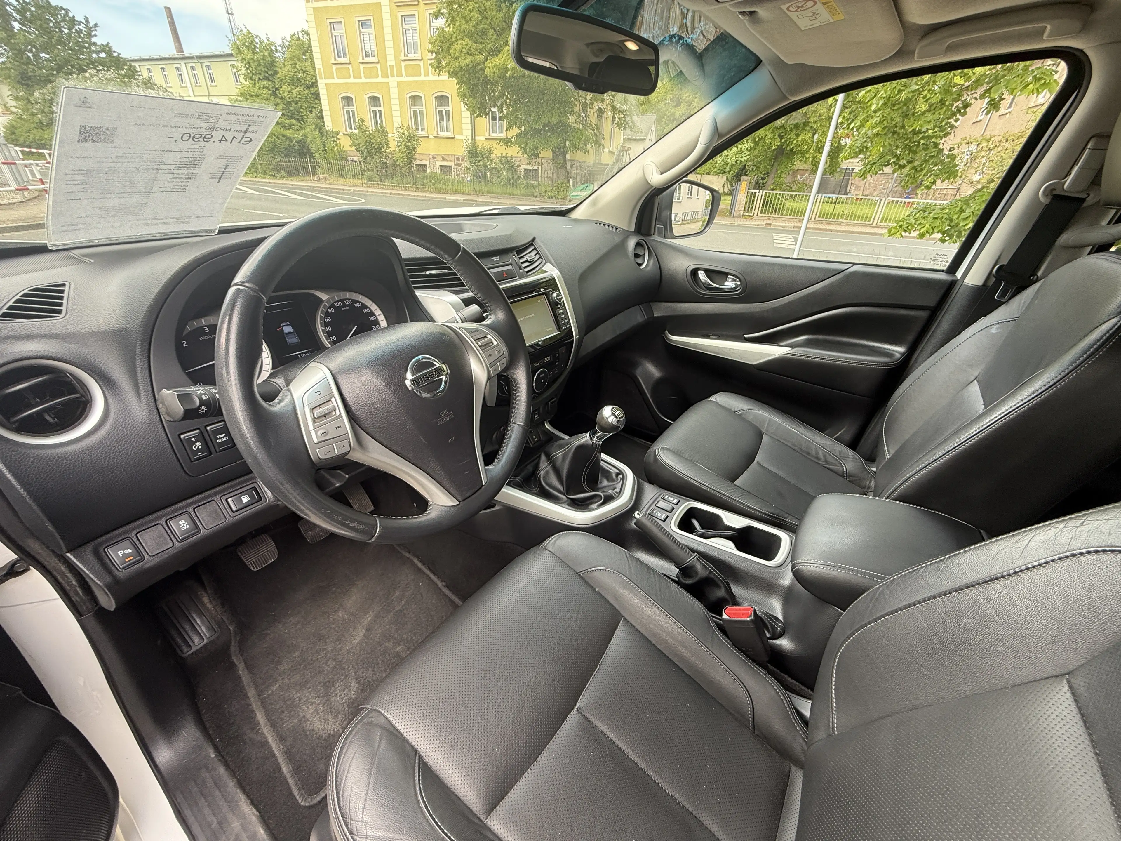 Nissan NP300 Tekna Double Cab 4x4 — photo 9