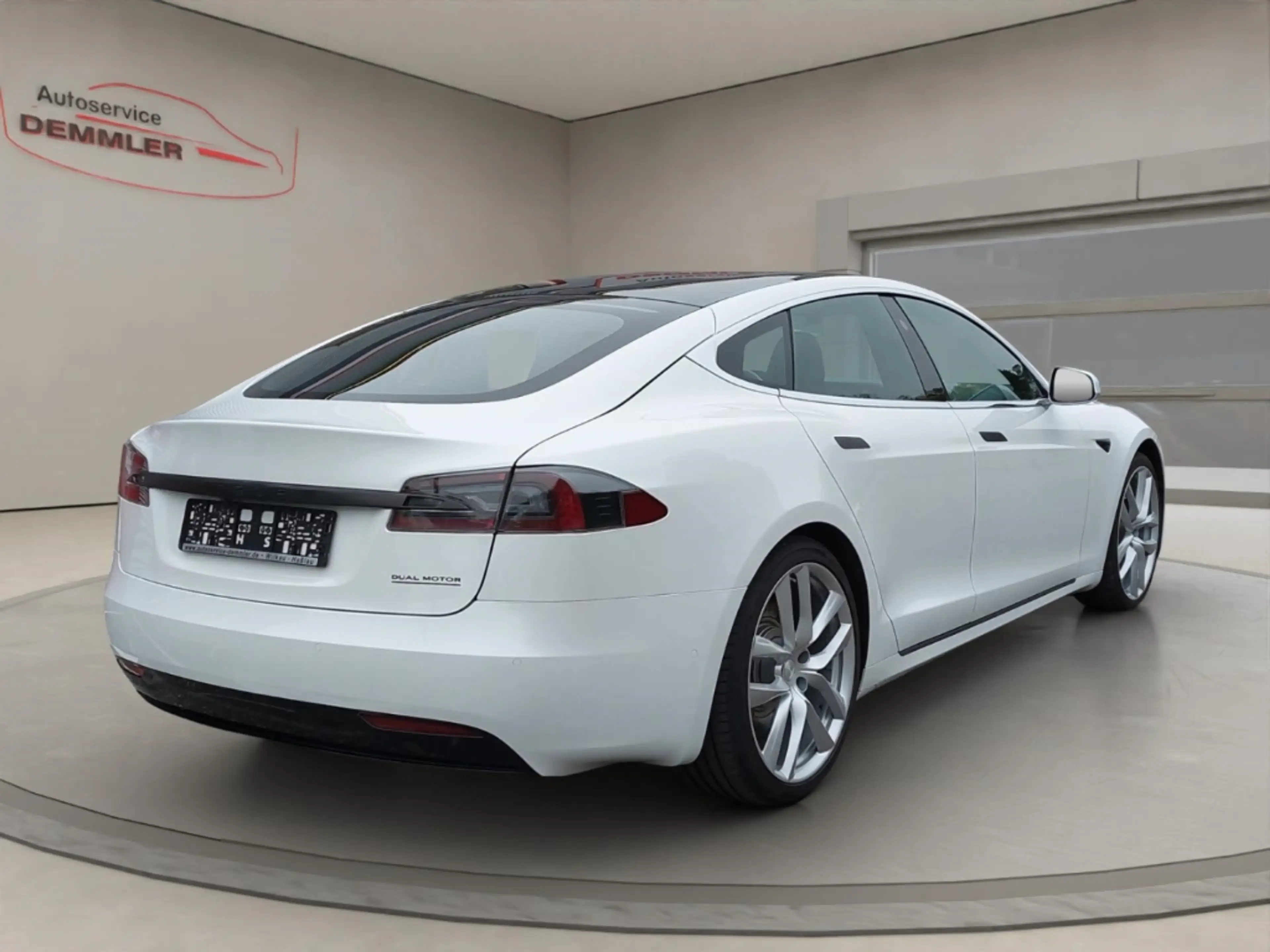 Tesla Model S Long Range Pano,AutoPil.3,Soundsys.,SHZ,RFK — photo 5