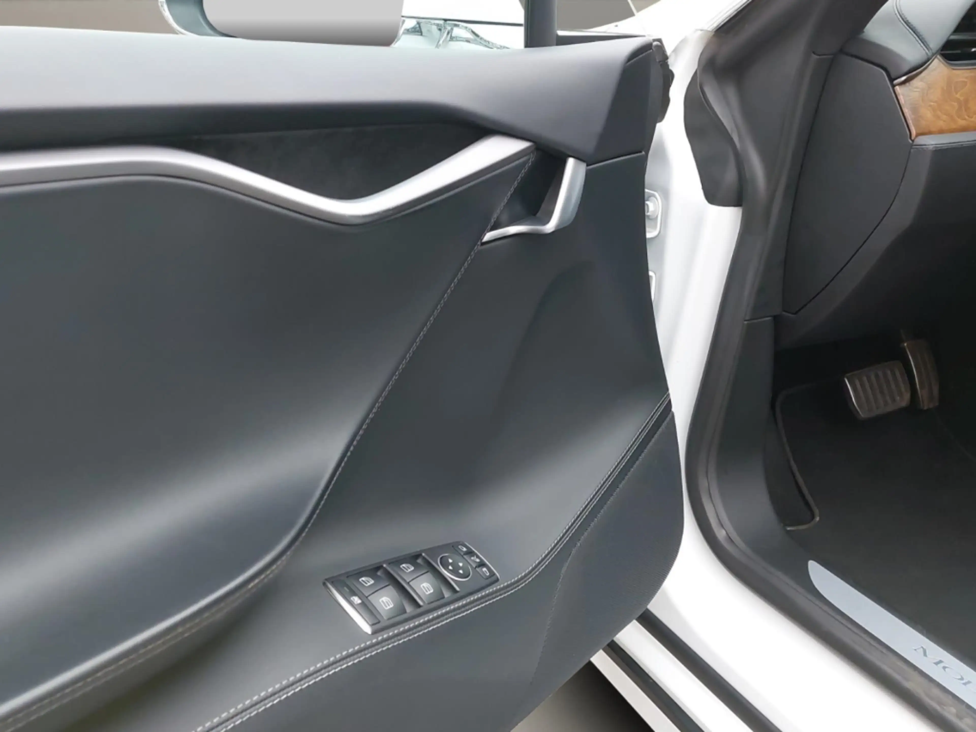 Tesla Model S Long Range Pano,AutoPil.3,Soundsys.,SHZ,RFK — photo 10