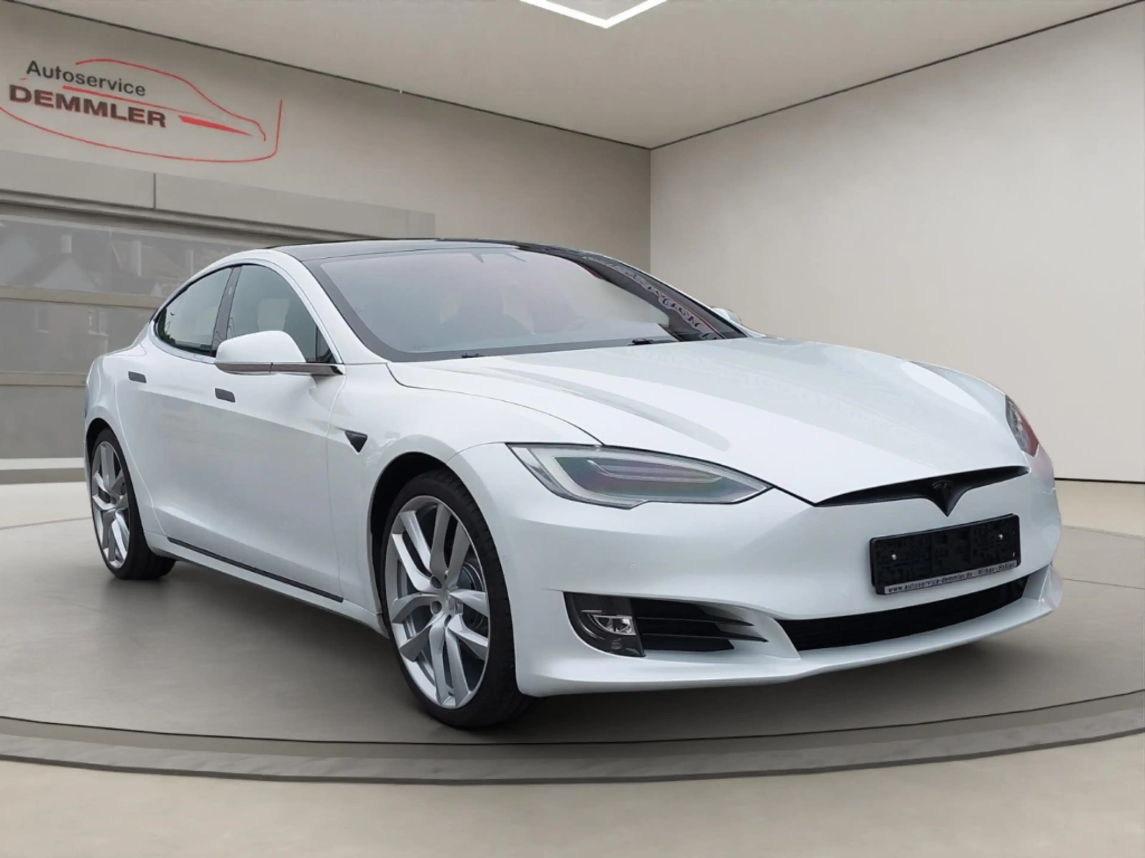 Tesla Model S Long Range Pano,AutoPil.3,Soundsys.,SHZ,RFK — photo 3