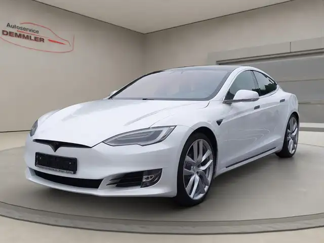 Tesla Model S Long Range Pano,AutoPil.3,Soundsys.,SHZ,RFK