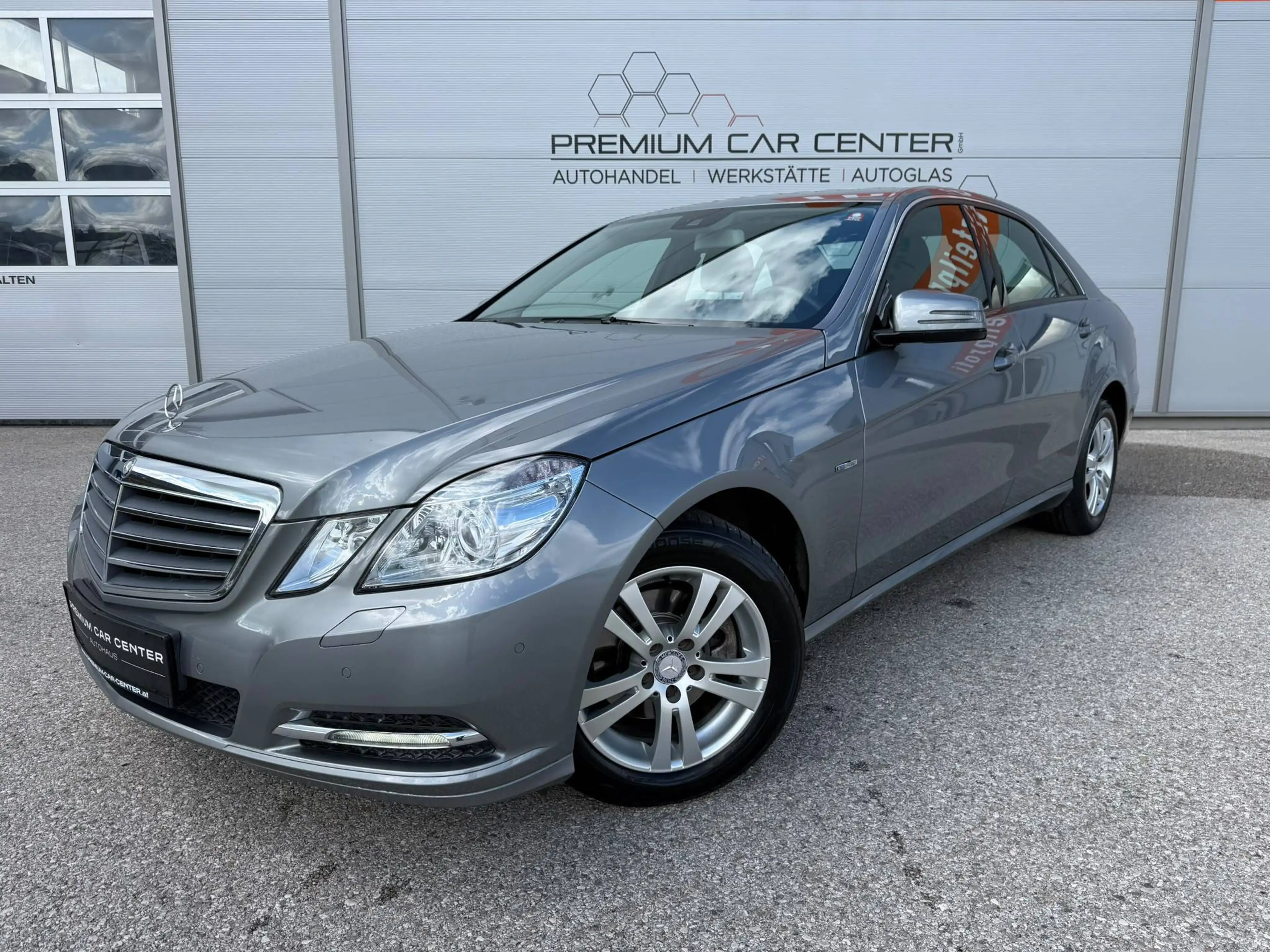 Mercedes-Benz E 200 E 200 CDI Aut. BlueEfficiency NAVI / SITZHEIZUNG / TEMPOMAT / BI-XENON / LED — photo 3
