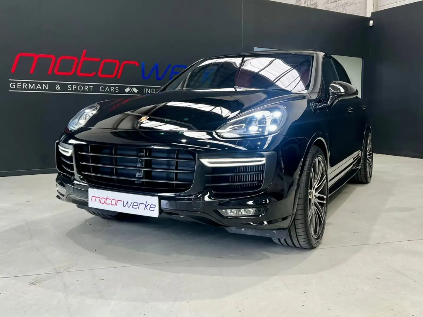 Porsche Cayenne GTS Aut. Zwart - 1