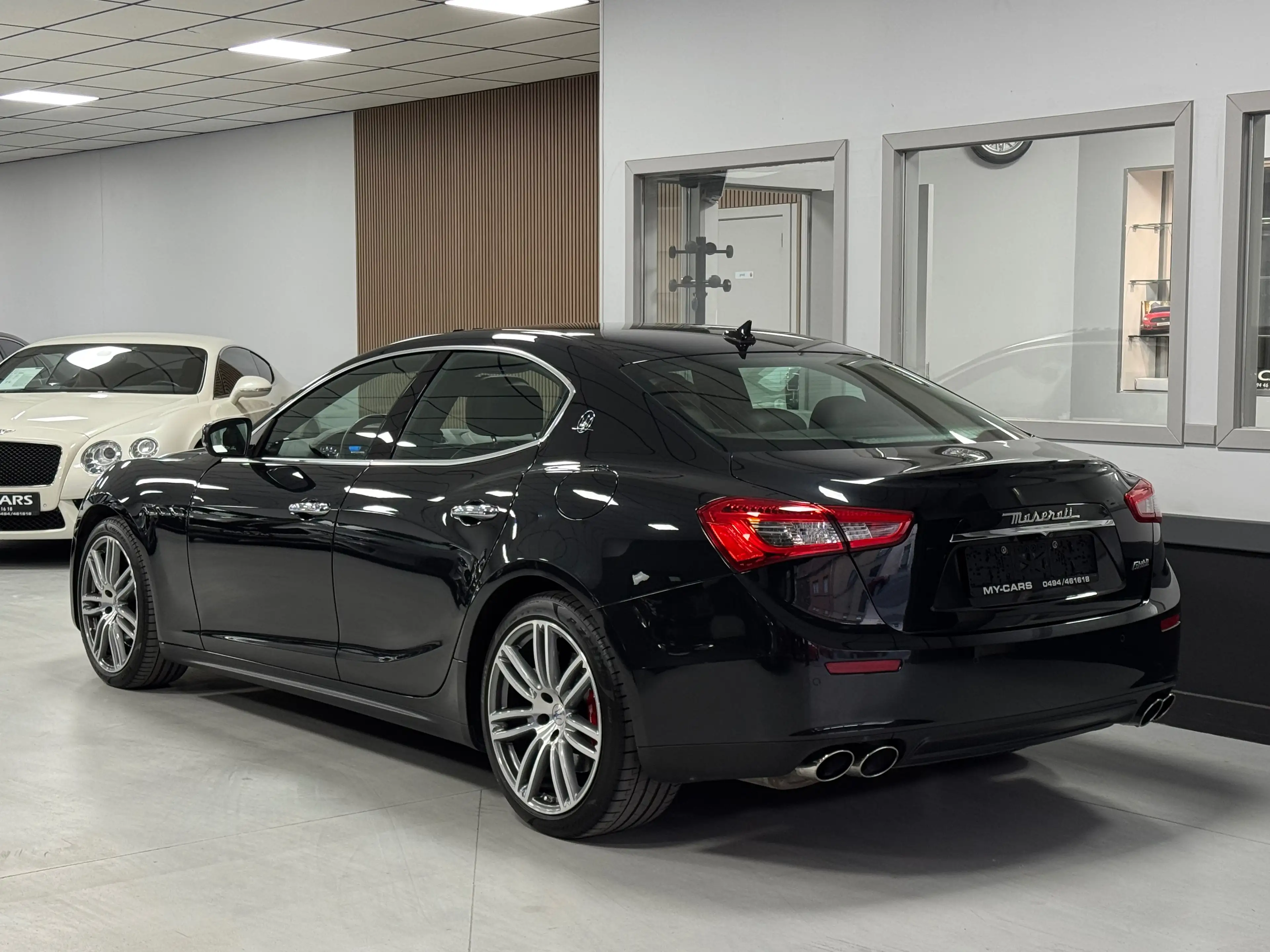 Maserati Ghibli 3.0 V6 Bi-Turbo SQ4 Toit Ouvrant Camera 360 Ja 20 — photo 11