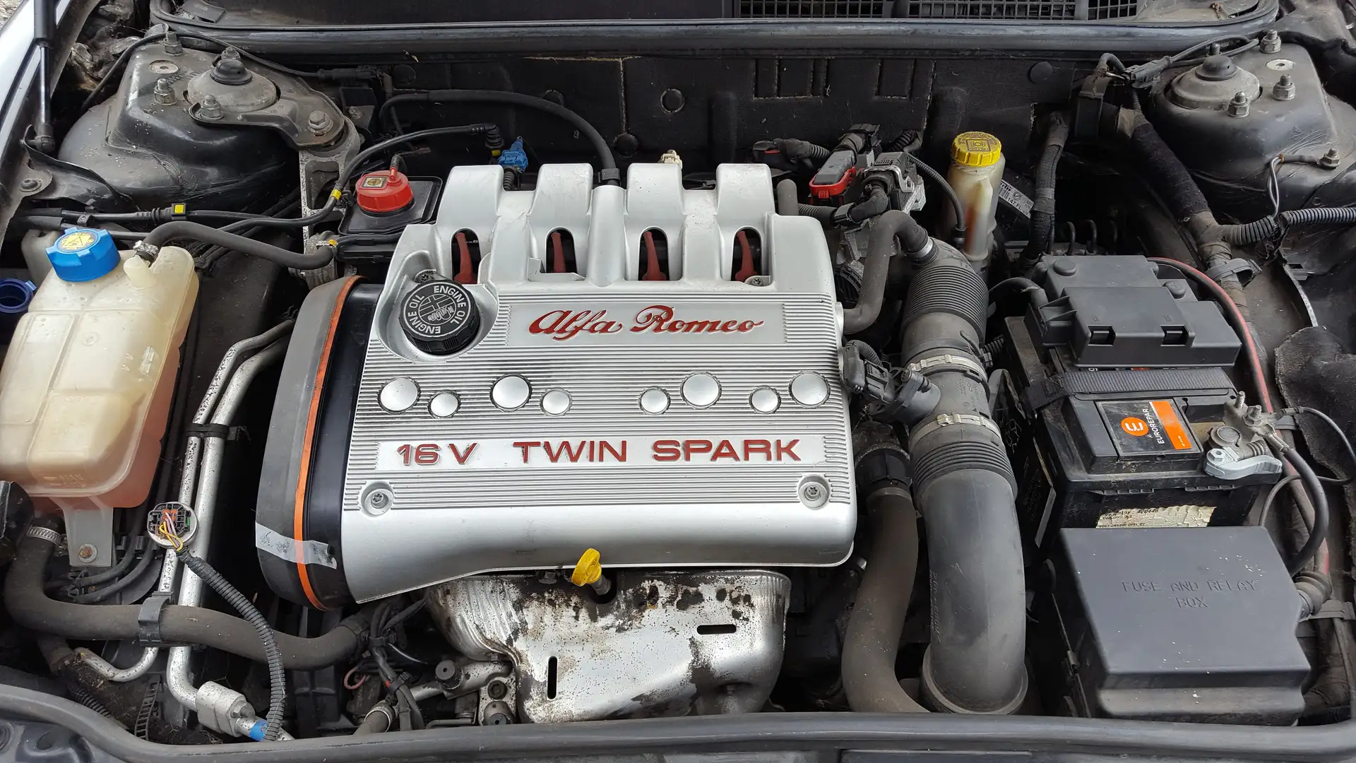 Alfa Romeo 147 147 1.6i TS Black Line Noir - 1